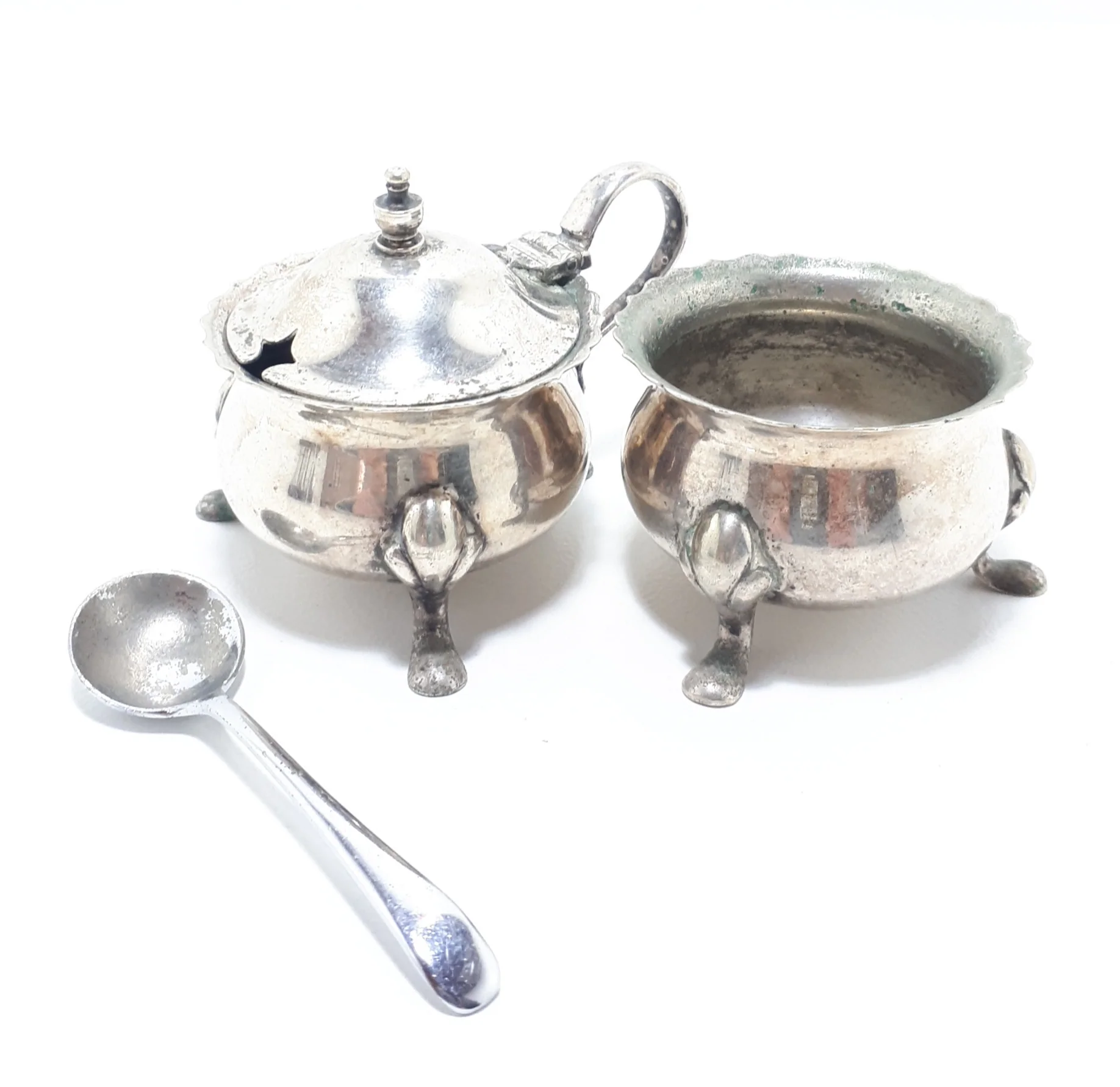 1900’s Antique Set Of Regis Plate Silver Plated Open Salt Pot & Mustard Pot With A Vintage Stainless Steel Mustard Spoon - Image 6