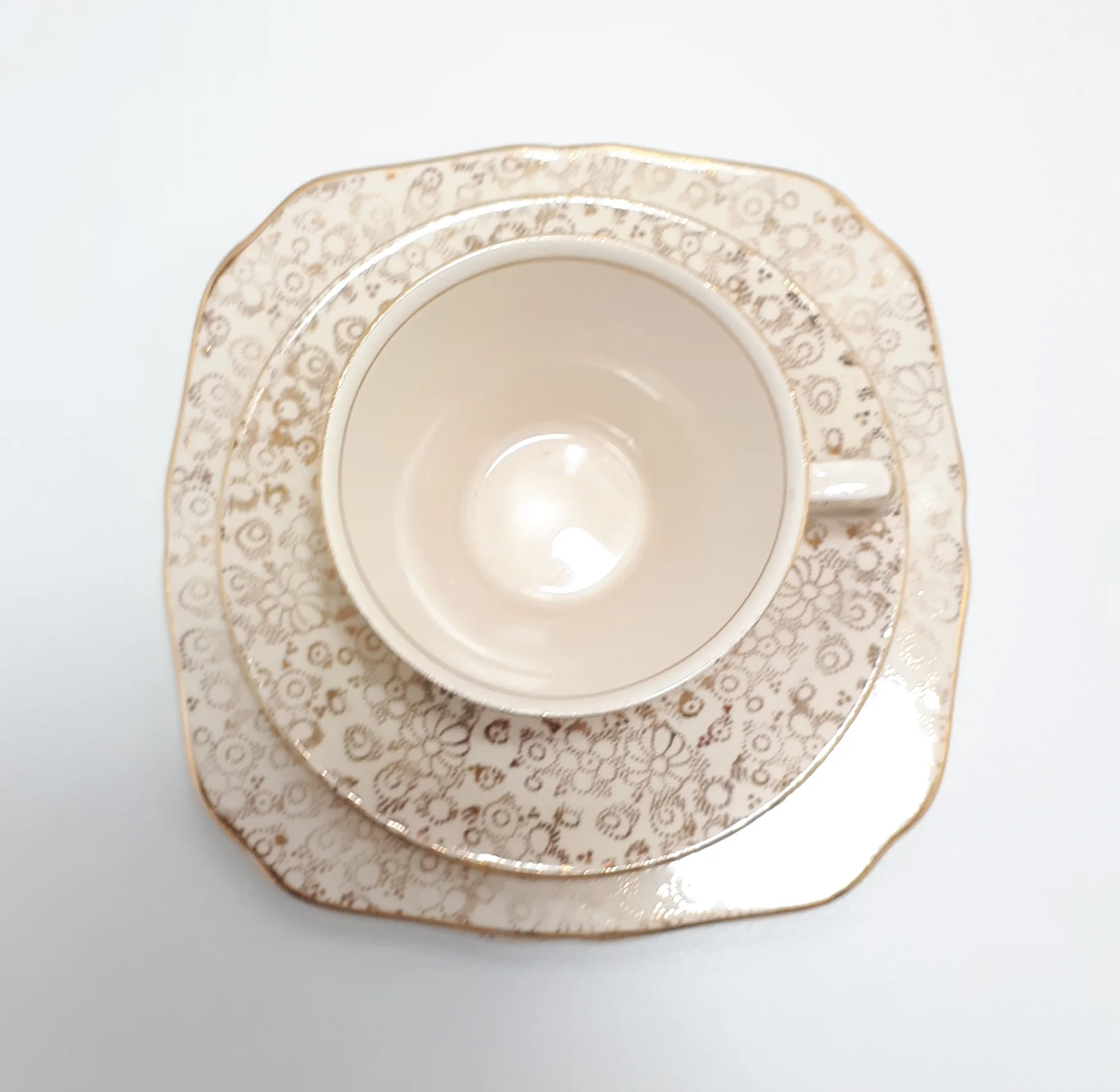 1933-1942 Vintage Hollinshead & Kirkham, Tunstall Tea Trio - Image 4