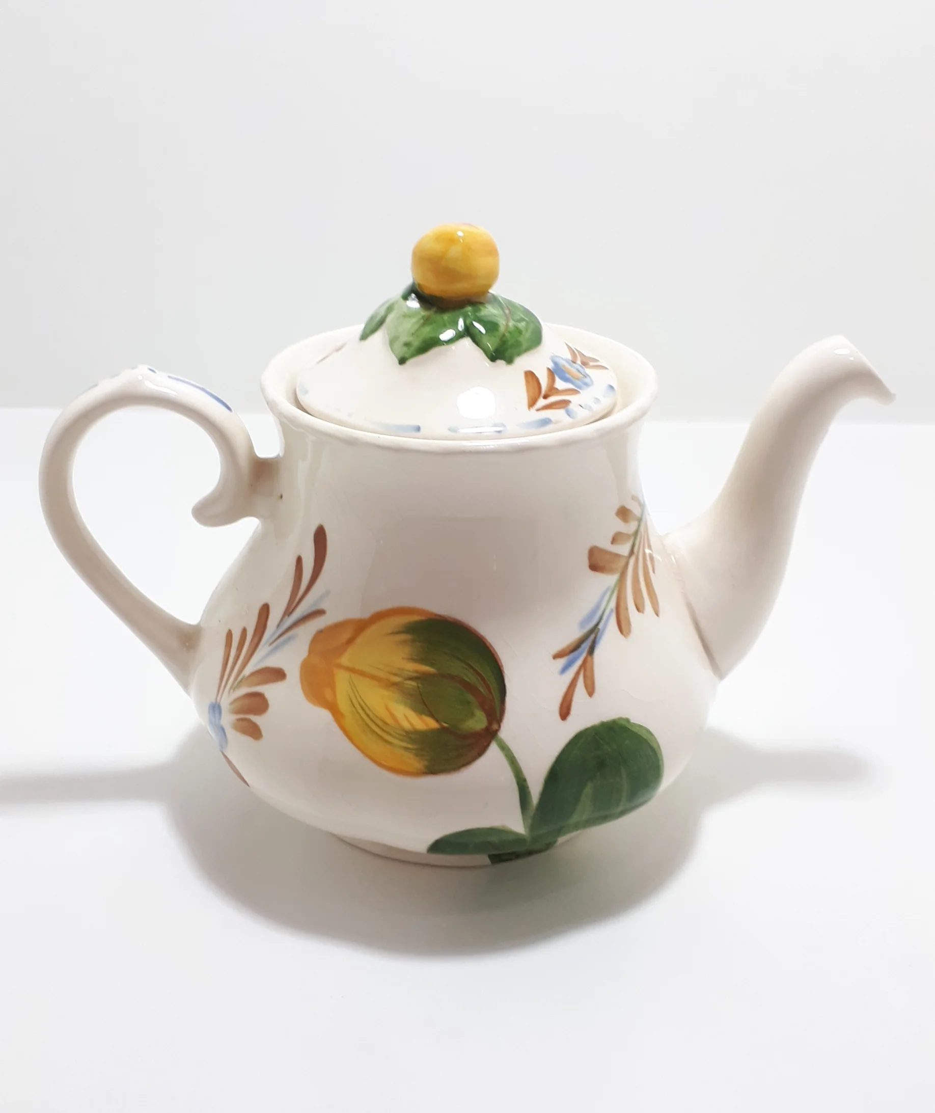 1940's - 1950's Simpsons Potters Ltd. Belle Fiore Patterned Chanticleer Ware Tea Pot - Image 3