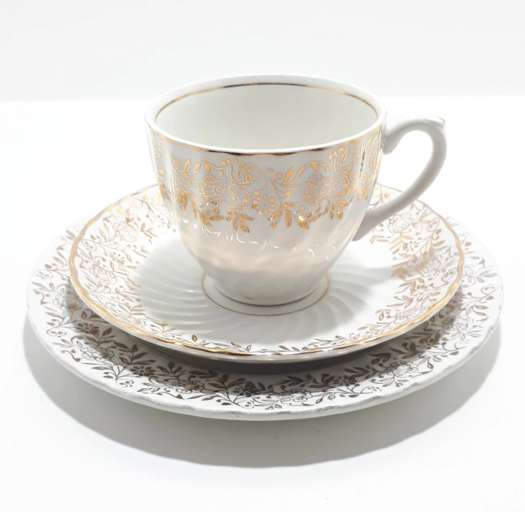 1960’s Royal Wessex White Ironstone Range Swinnertons Tea Trio – Golden Arbour Pattern, Warranted 22 KT Gold - Image 2