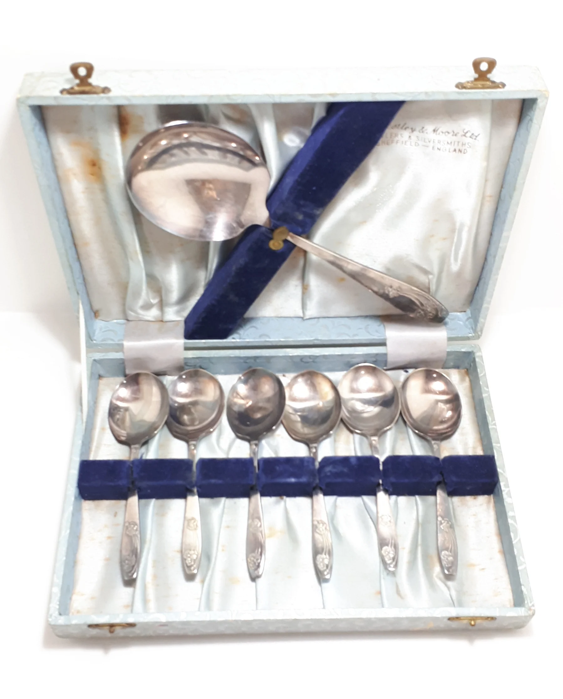1960’s Set Of 6 Silver Plated Priestly & Moore, Sheffield, Dessert Spoons With Server Spoon – Bouquet Handle Design - Image 2