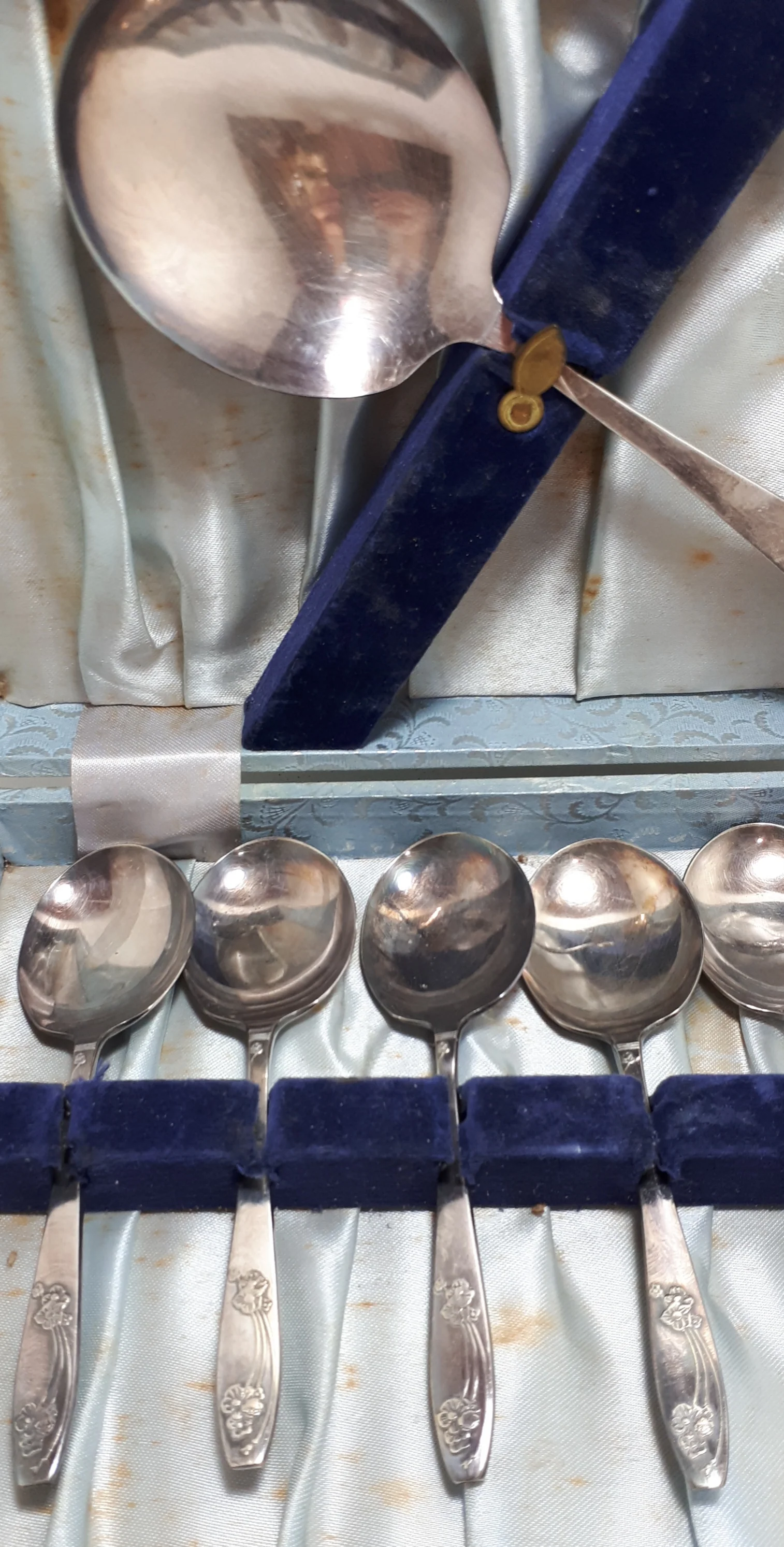 1960’s Set Of 6 Silver Plated Priestly & Moore, Sheffield, Dessert Spoons With Server Spoon – Bouquet Handle Design - Image 3