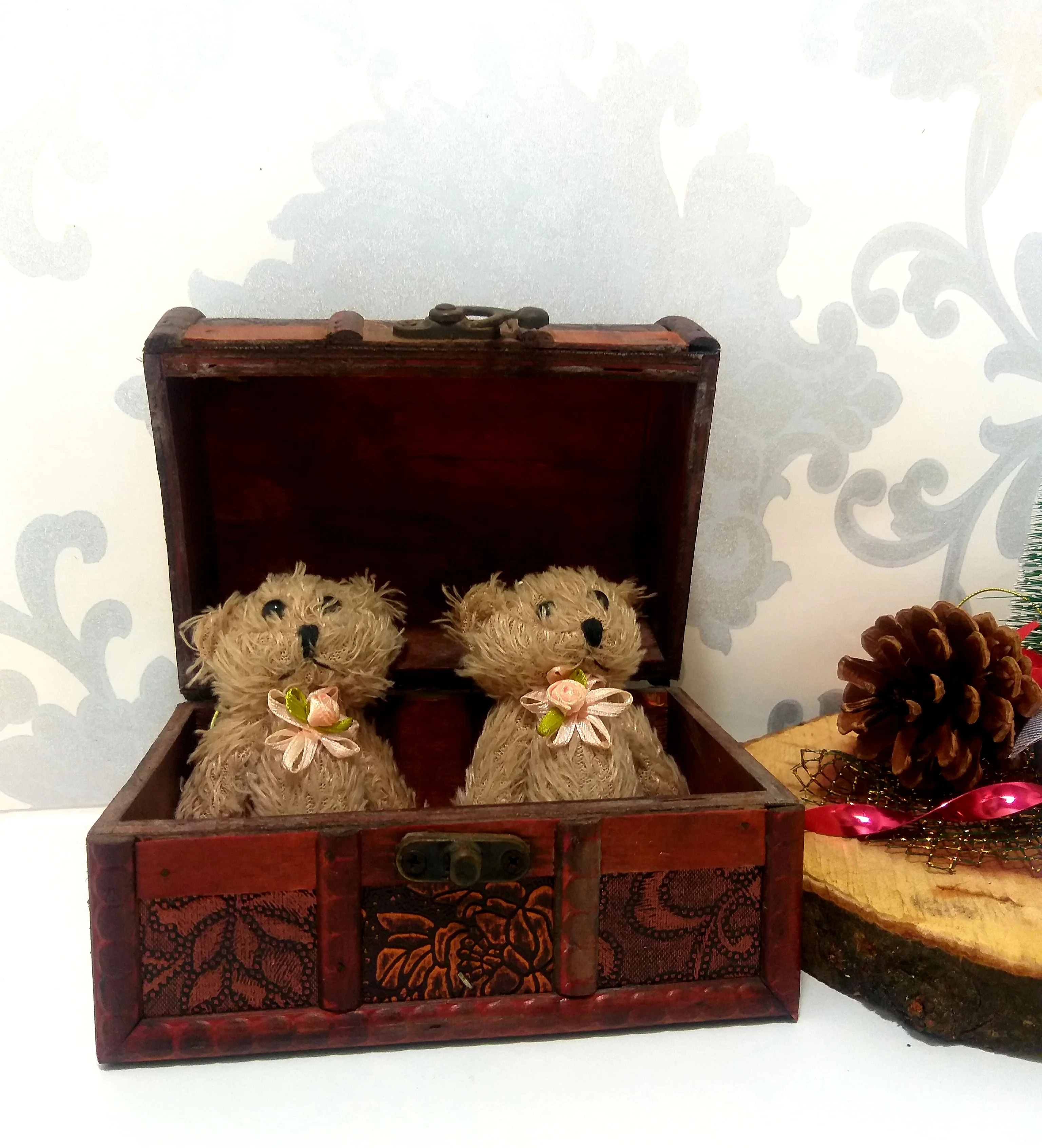 2 Small Vintage Teddy Bears In A Clad Wooden Chest - Image 6