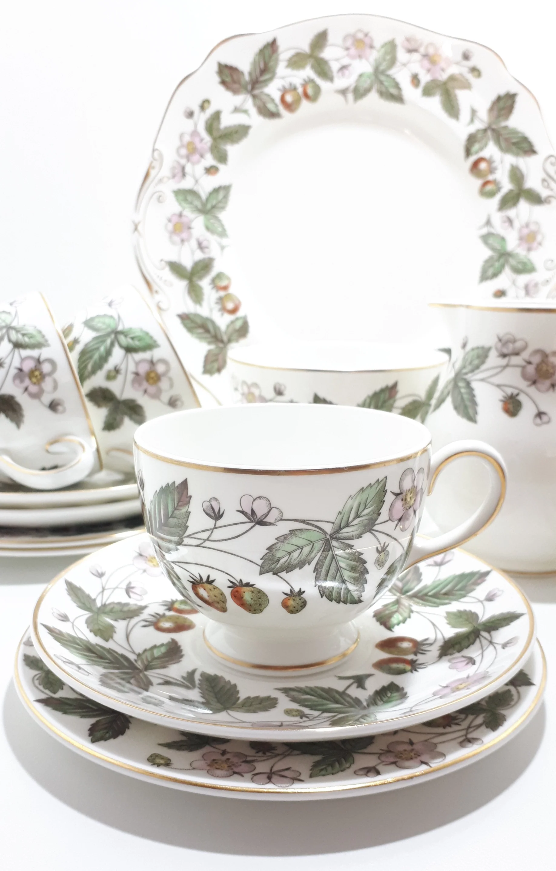 21 Piece Vintage Wedgwood Etruria Barlaston Strawberry Hills Tea Set – Circa 1957 - 1978 - Image 2