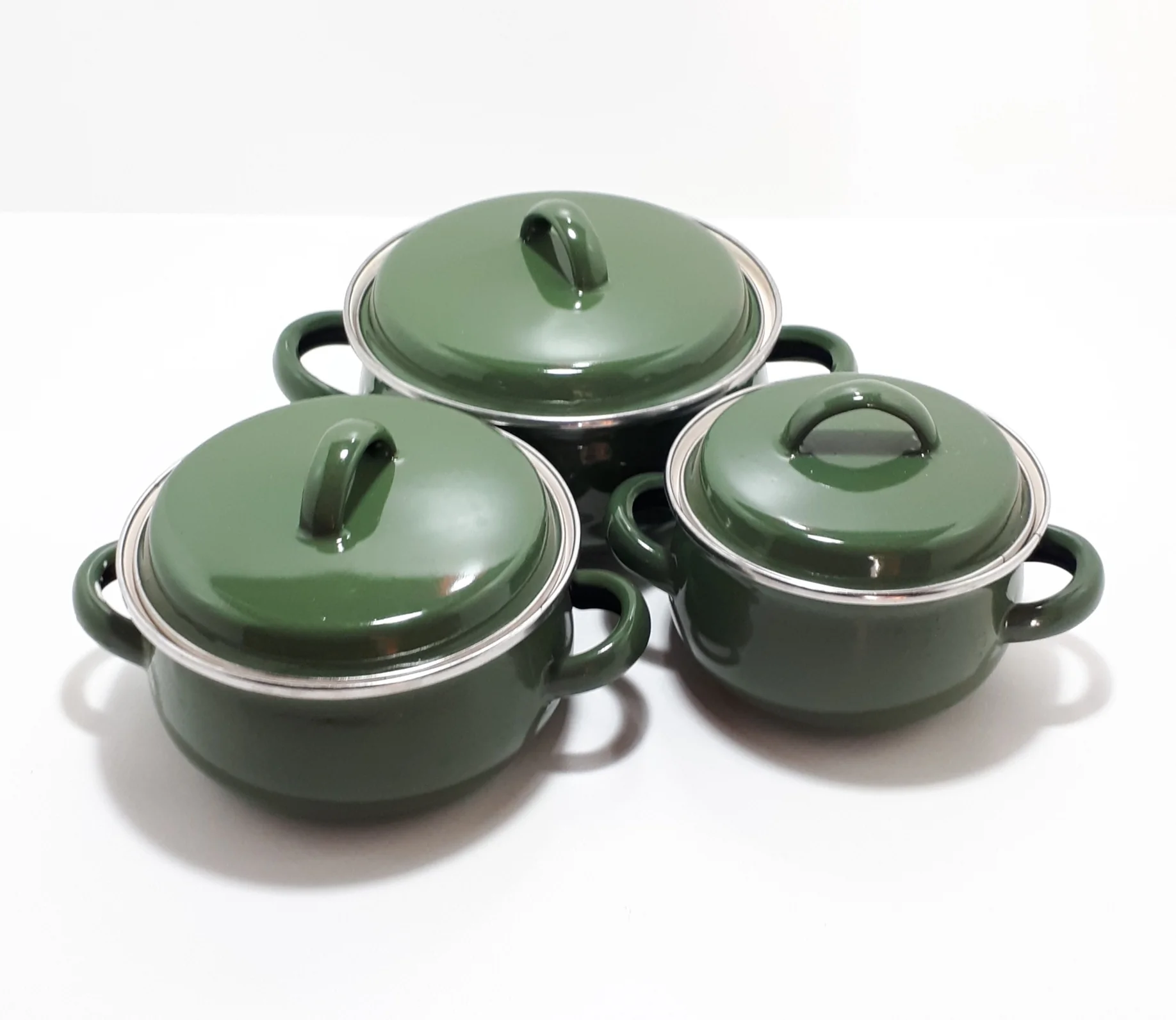 3 Piece Avocado Green Enamel Pot Set - Small - Image 3