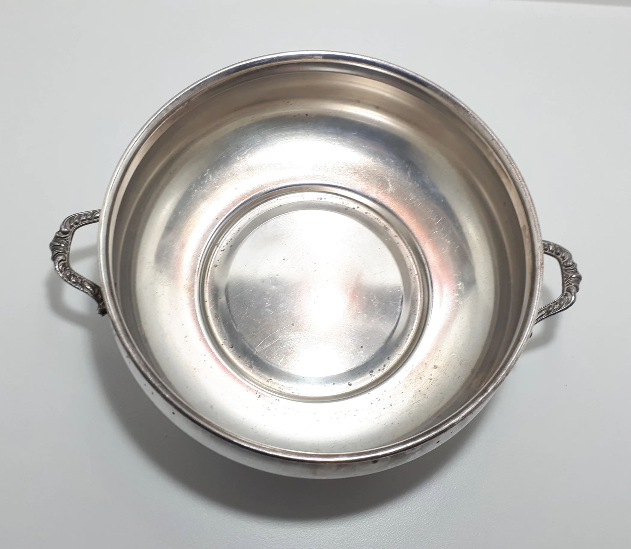 Antique (Early 1900’s) Paw Footed Silver Plated Emess Serving or Display Bowl With Handles - Image 4