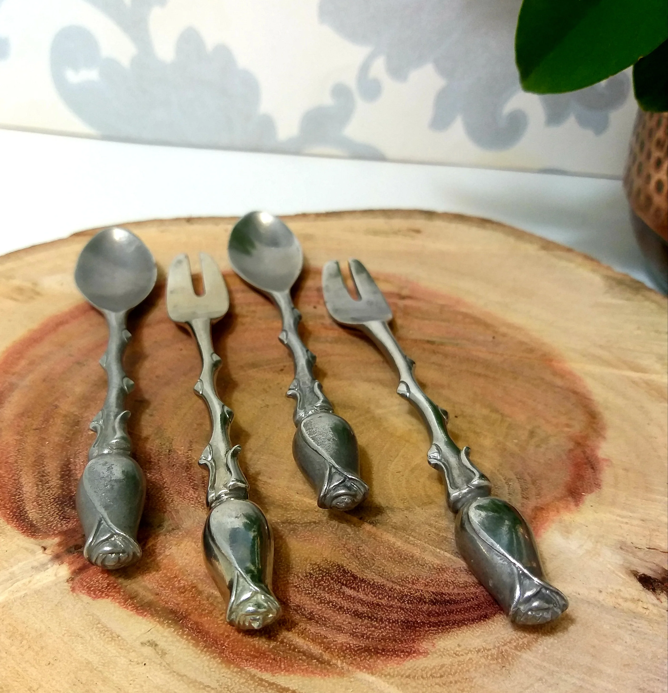 Beautiful Pewter Set Of 2 Teaspoons & 2 Cake Forks With Rosebud Handle - Image 4