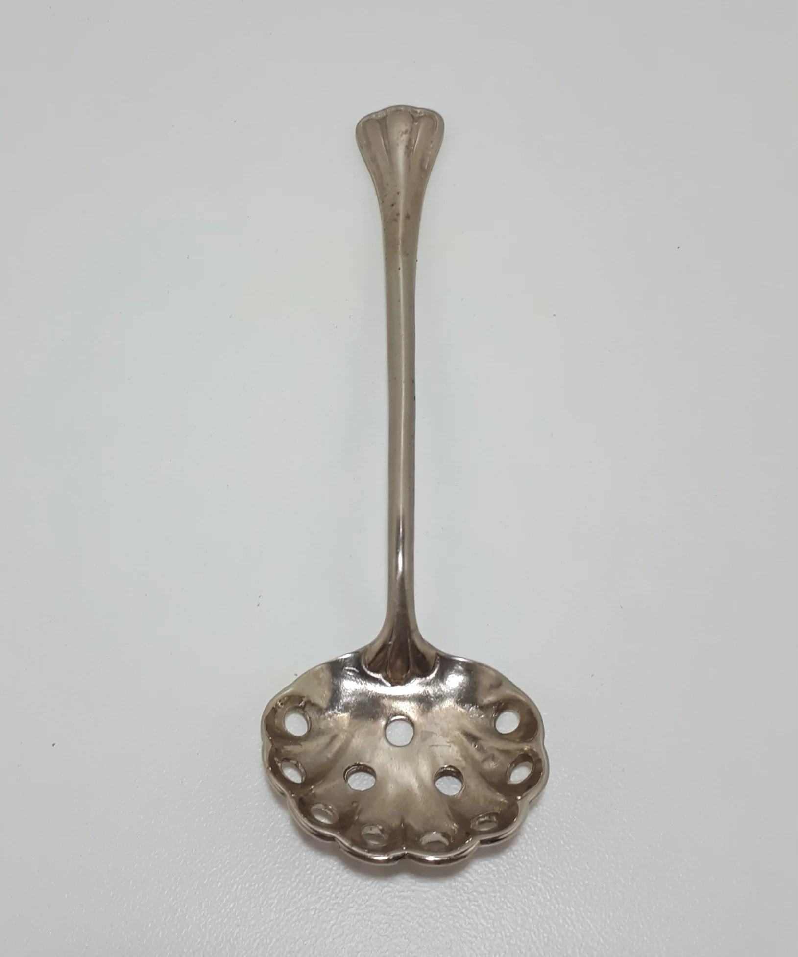 Chromed Metal Designer Sifter Ladle - Image 4