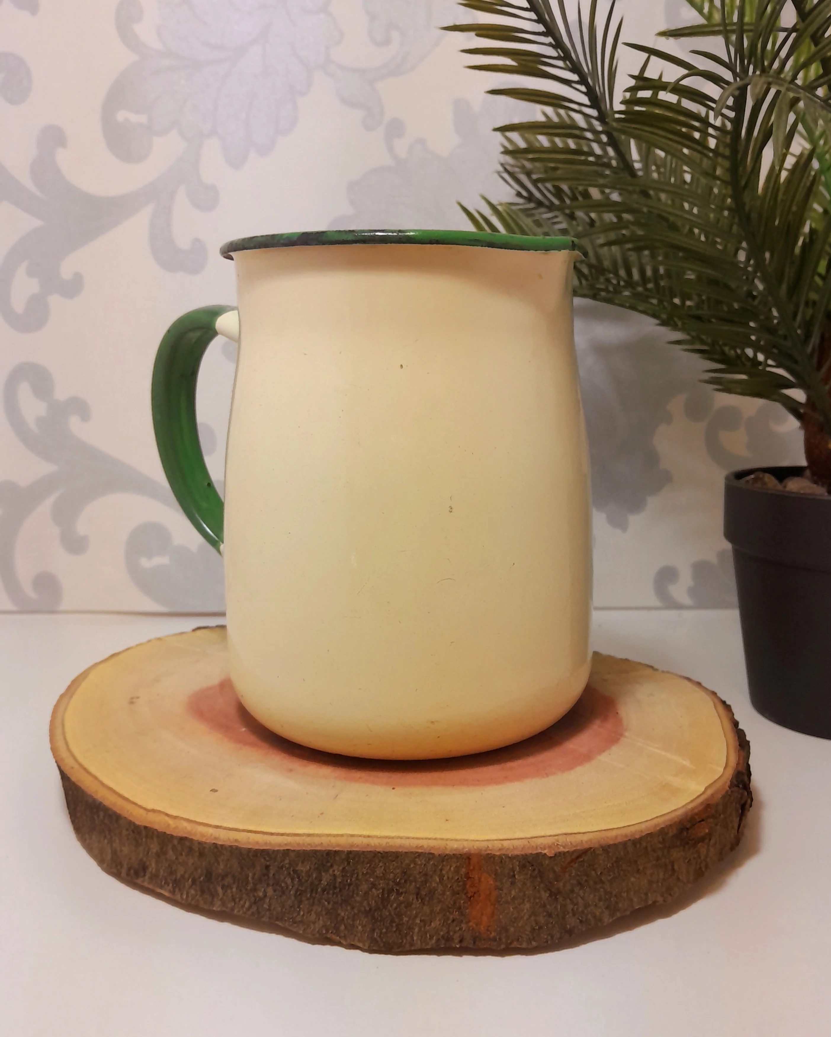 Classic Vintage Cream & Green Enamel Jug - Image 6