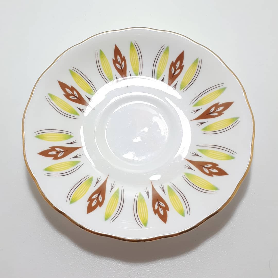 Colclough Bone China Saucer – Pattern 8197 - Image 2