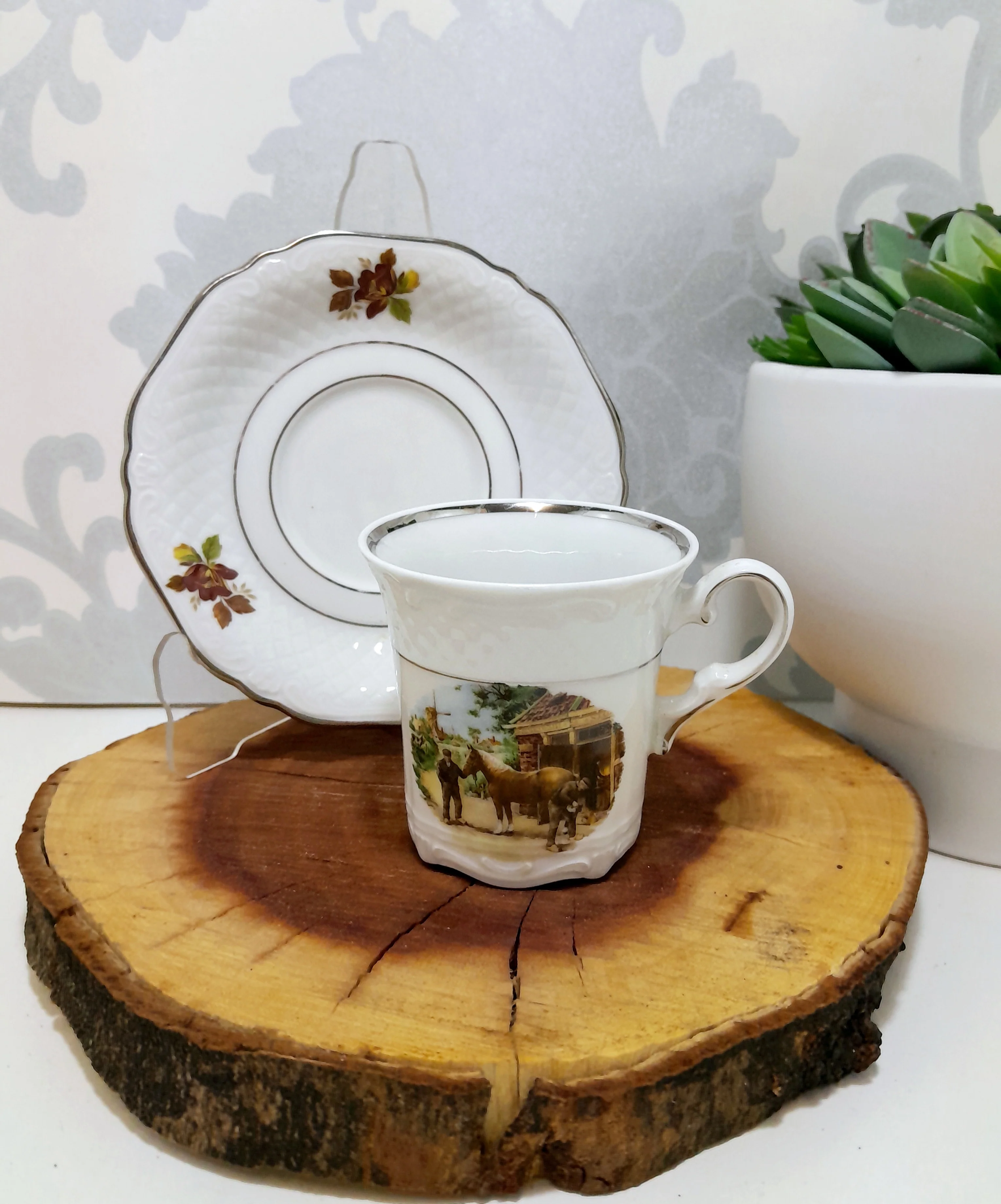 Collectable Dutch Royal Schwabap Ter Steege B.V. Hand Decorated Cup & Saucer - Image 8