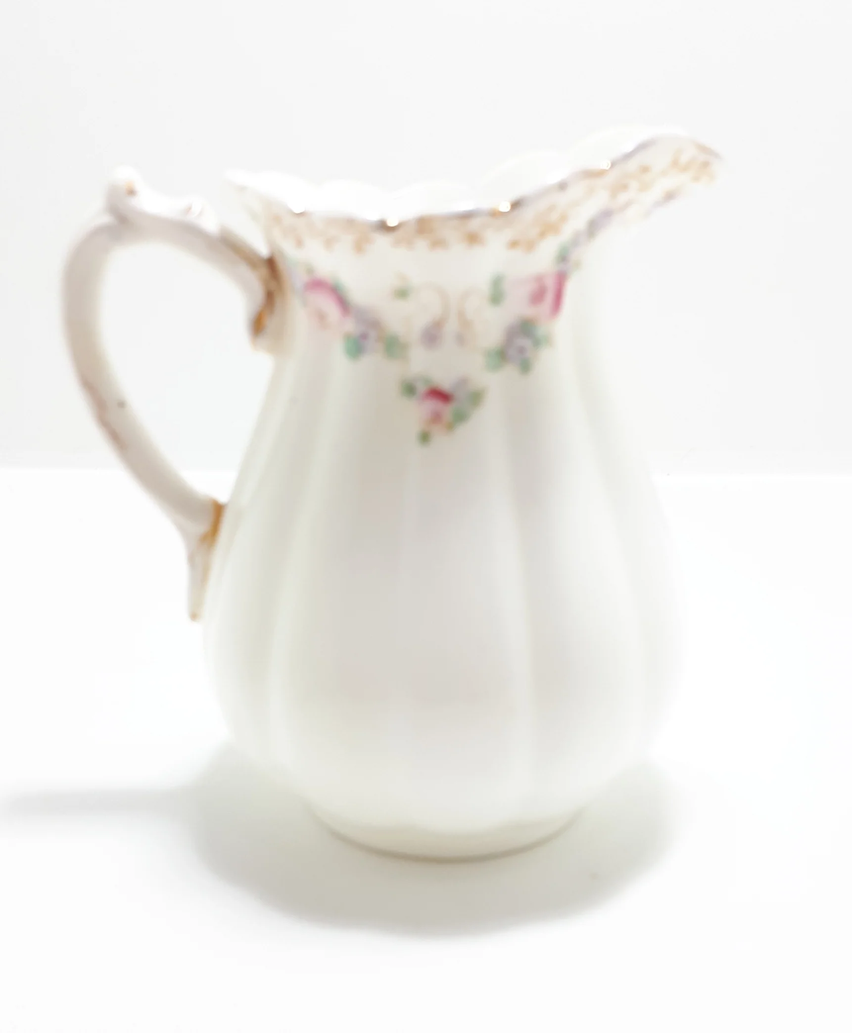 Dainty Vintage Fine Porcelain Manoir Shape Creamer – Fluted Sides and Scalloped Rim – Pattern No. 1574 B - Image 4
