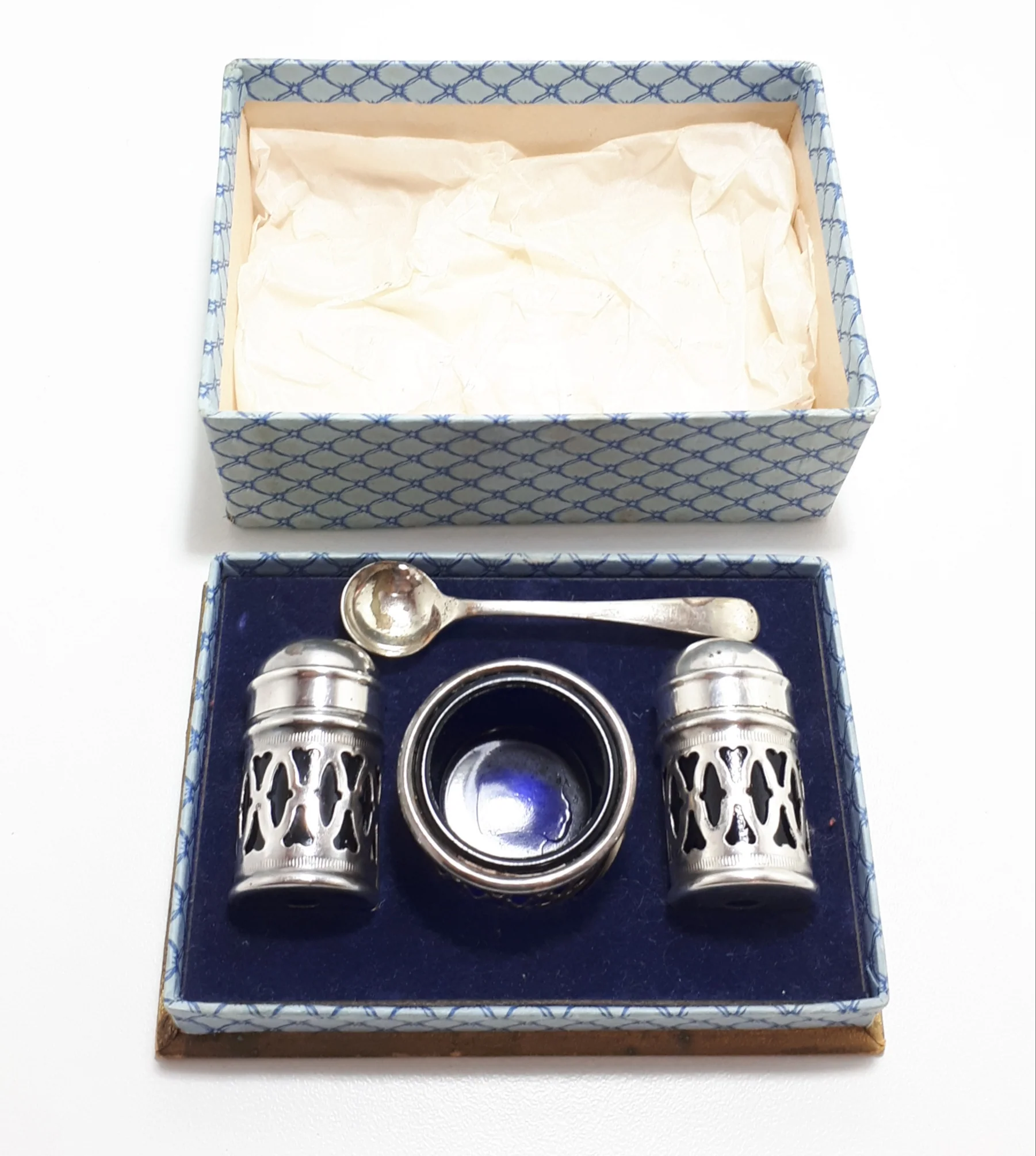Edwardian Style Silver Plated Cruet Set In Original Presentation Box – Cobalt Glass Liners - Image 2