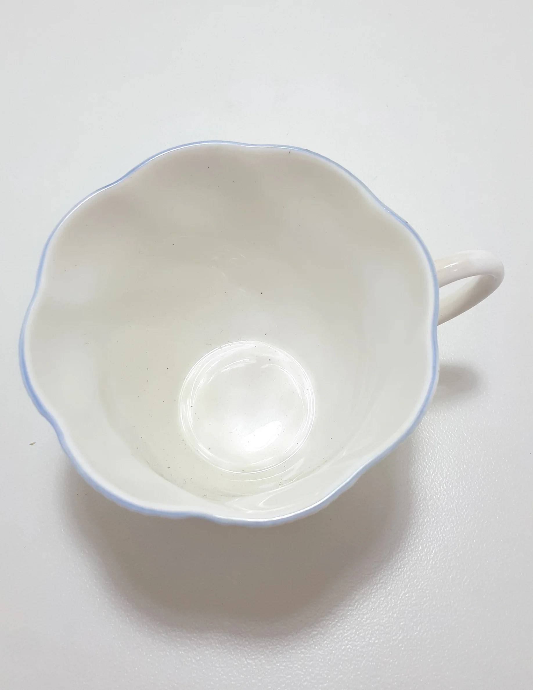 Elegant & Beautiful Soft Pastel Queen’s Fine Bone China Tea Cup – Claire Pattern - Image 2