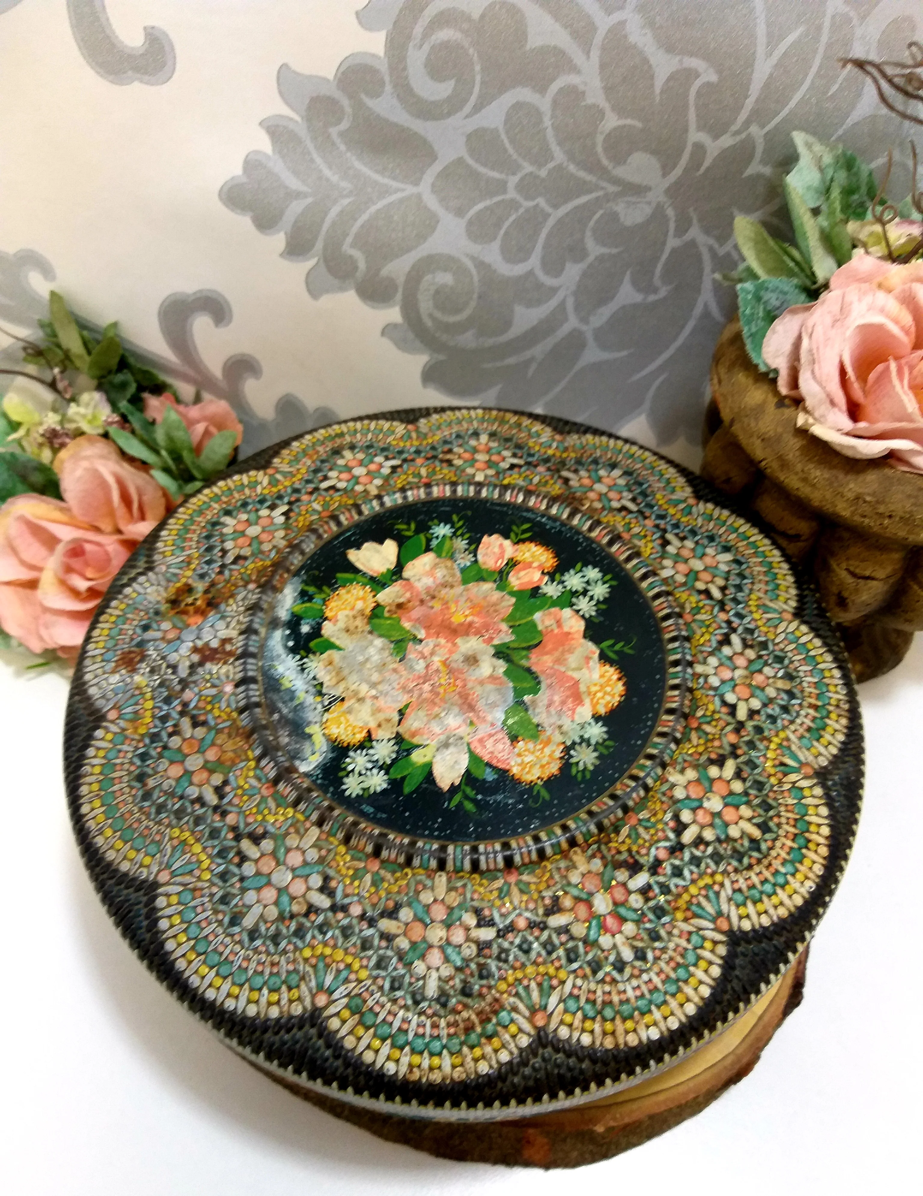 Gorgeous Collectable Antique Huntley & Palmer Biscuit Tin - Image 3