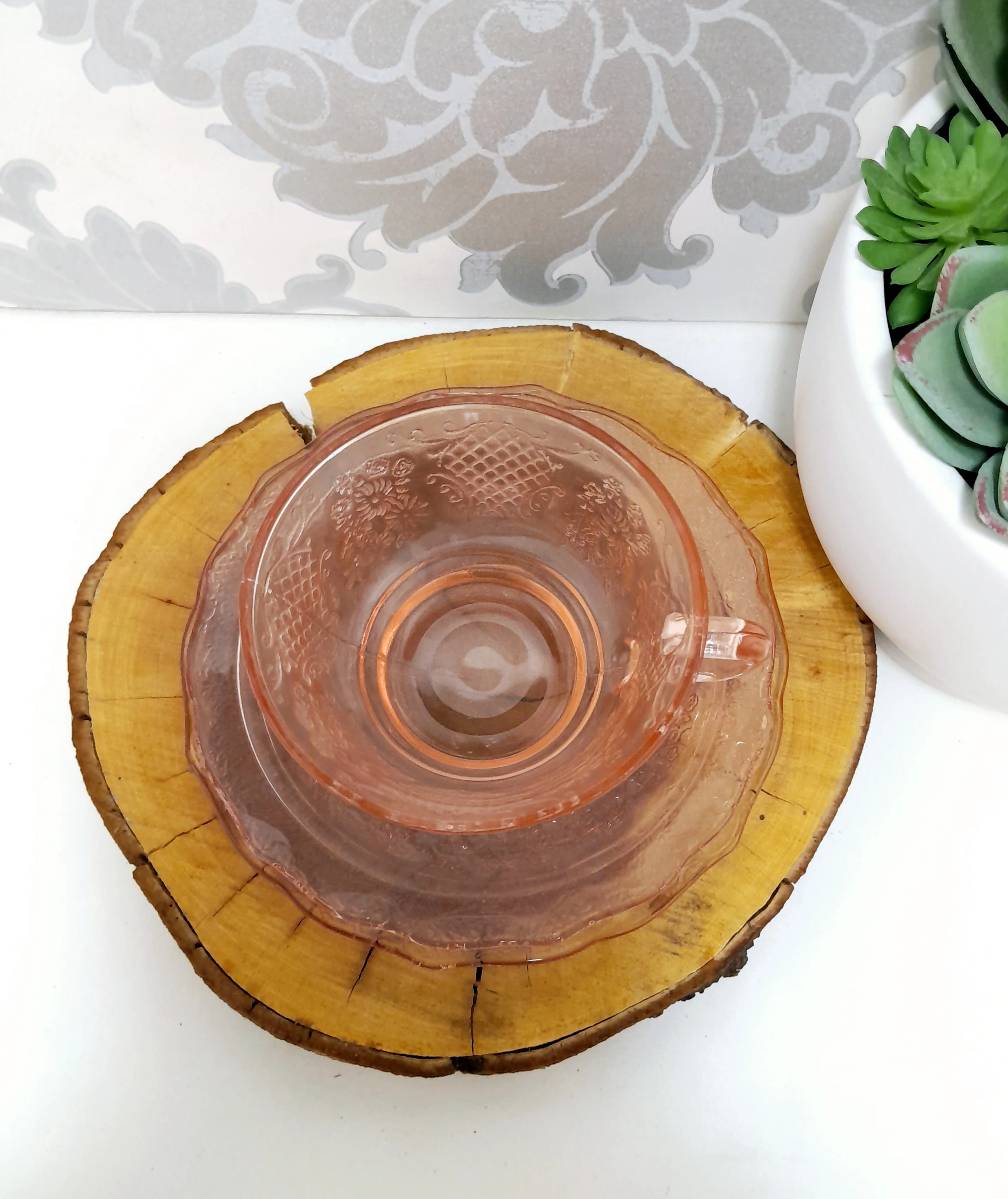 Gorgeous Salmon Pink Glass Trio – Cup, Saucer & Tea Plate - Image 6