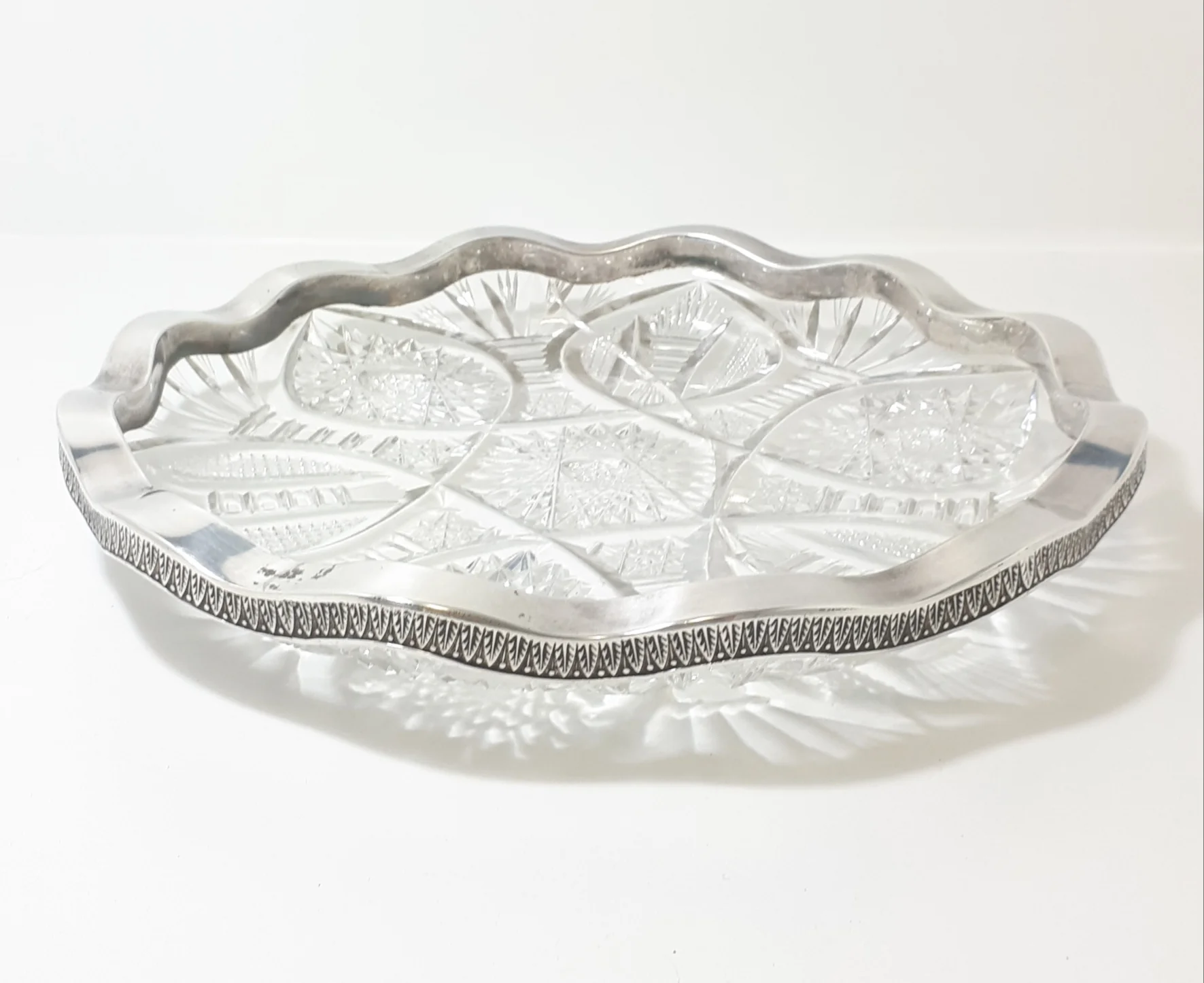 Large & Heavy Vintage Cut Lead Crystal Display Dish With Scalloped Silver Plated Solid Rim - Image 5