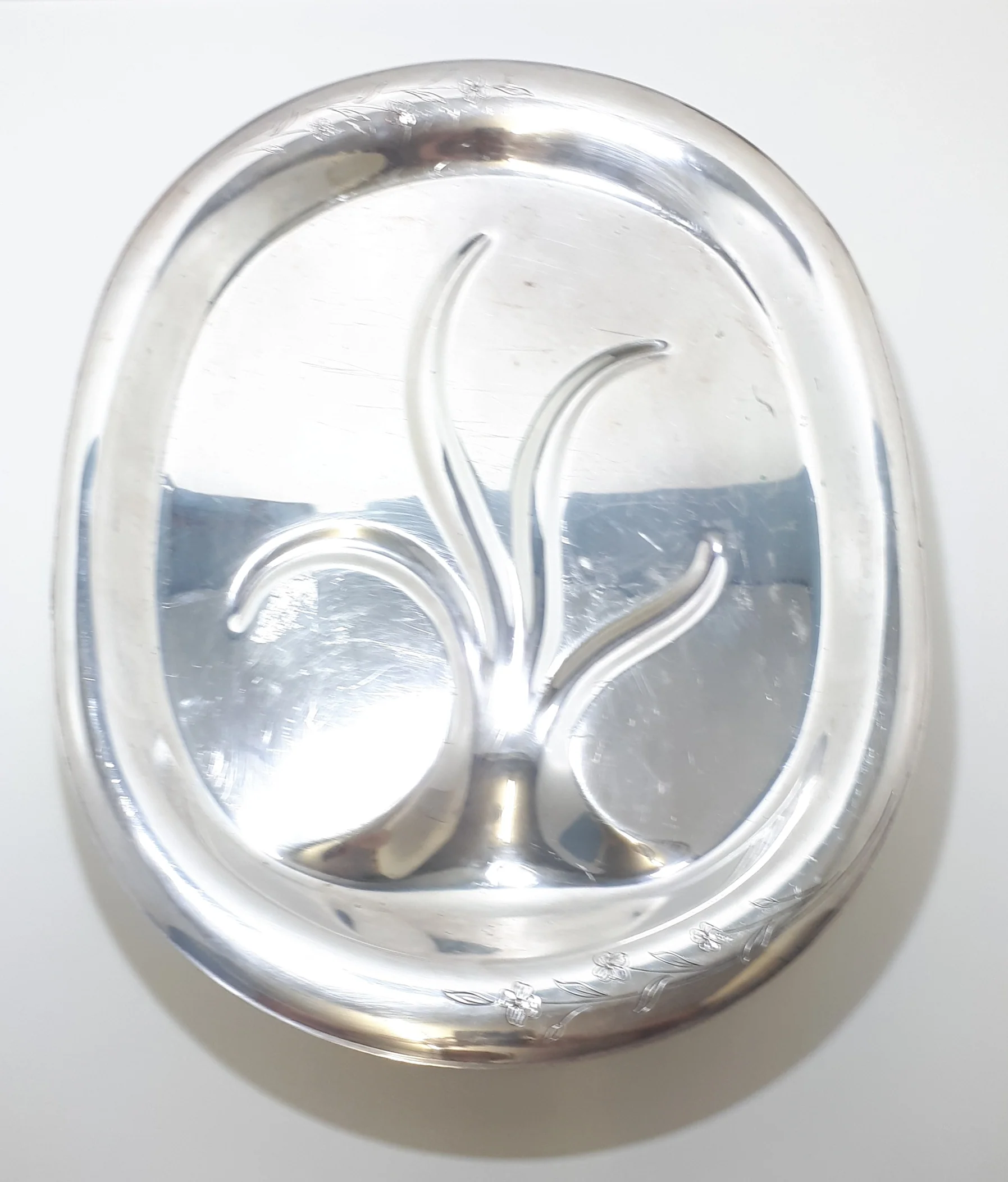 Large Vintage Oval Shaped & Scroll Footed Silver Plated Carving Tray With Drip Well - Image 4