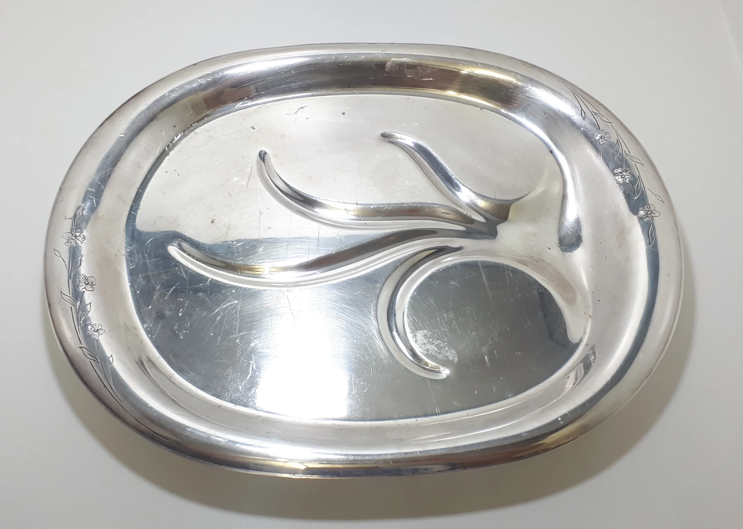 Large Vintage Oval Shaped & Scroll Footed Silver Plated Carving Tray With Drip Well - Image 7