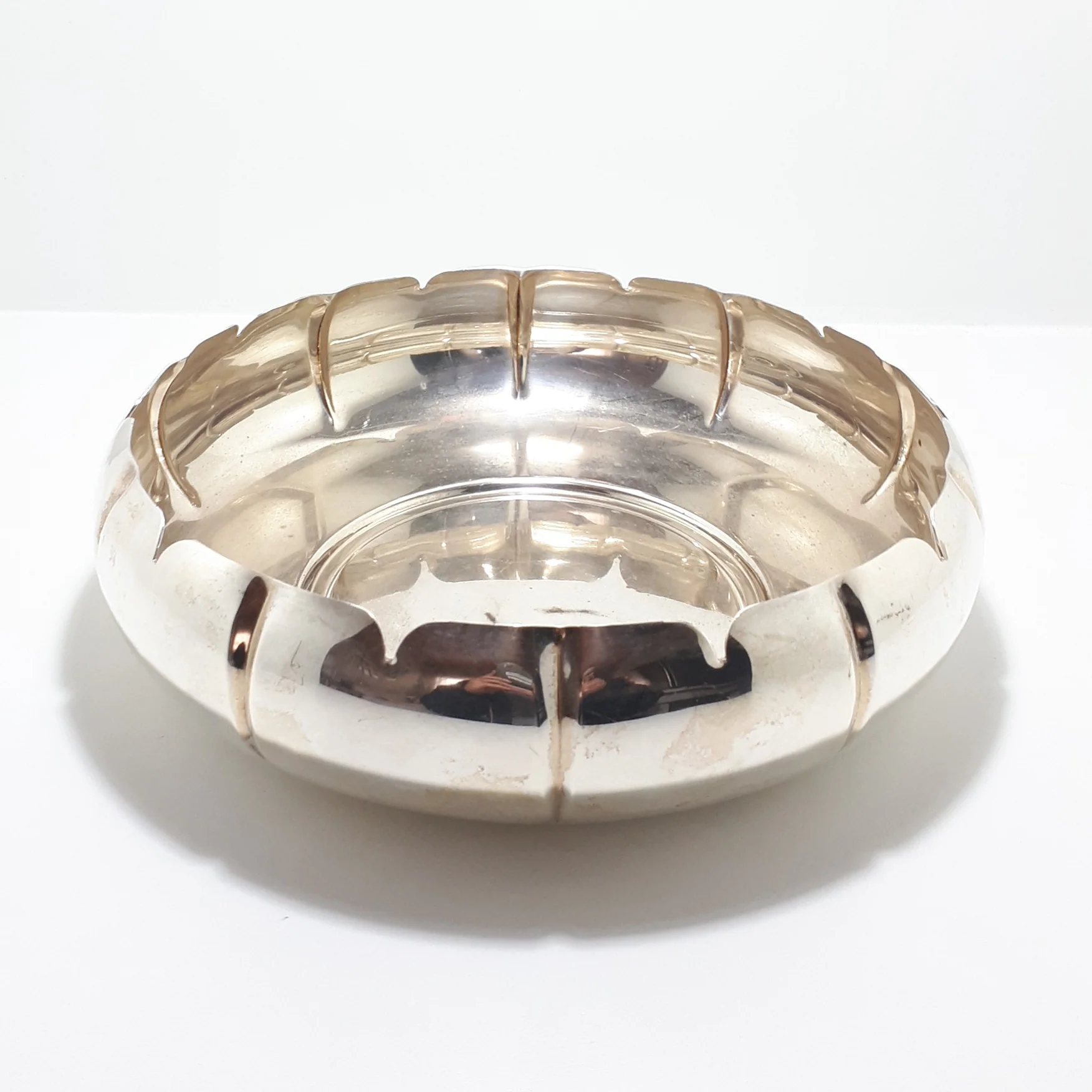 Large Vintage Seranco Silver Plated Brass Lotus Shaped Display Bowl - Image 2
