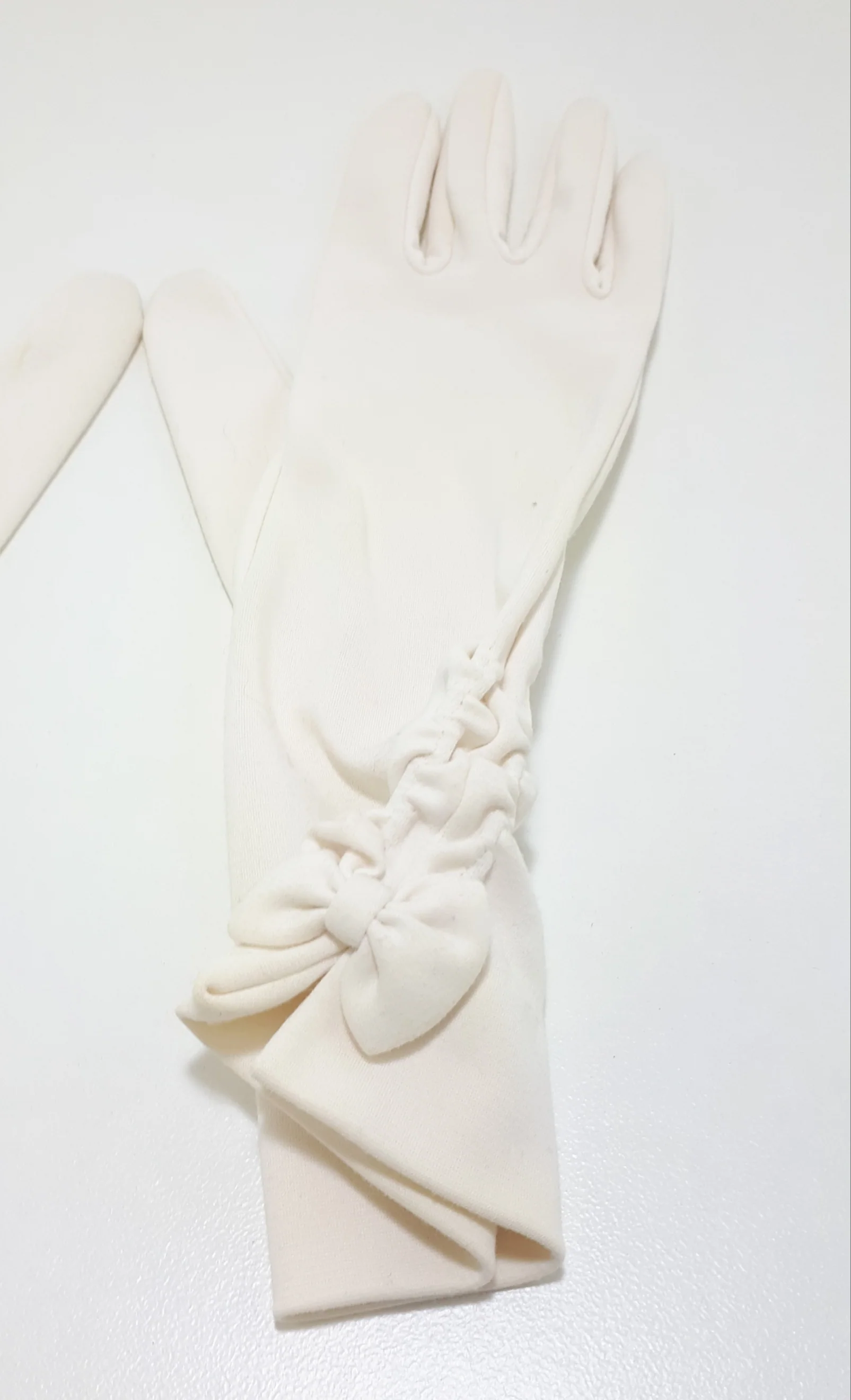 Pair Of White Vintage Gloves With Stretch & Bow Detail On The Wrist - Image 3