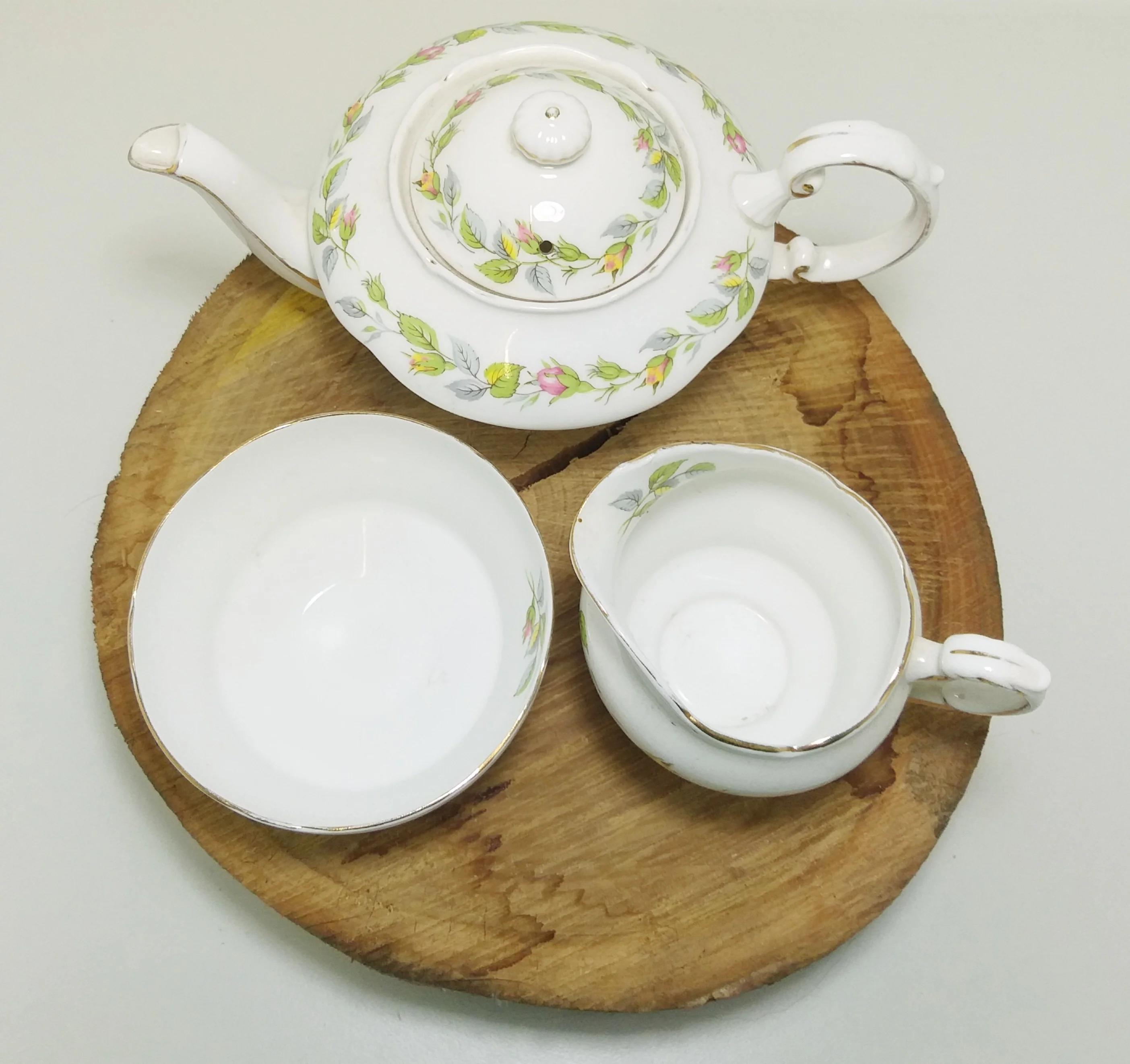 Paragon Rosebud Garland Bone China Tea-For-Two Set - Image 3