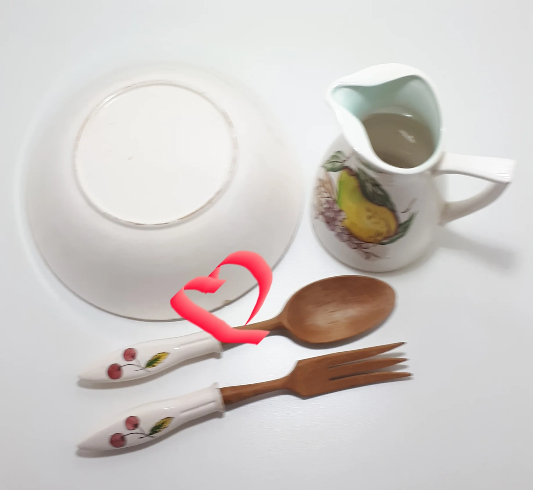 Porcelain Salad Serving Set With Matching Jug - Image 5