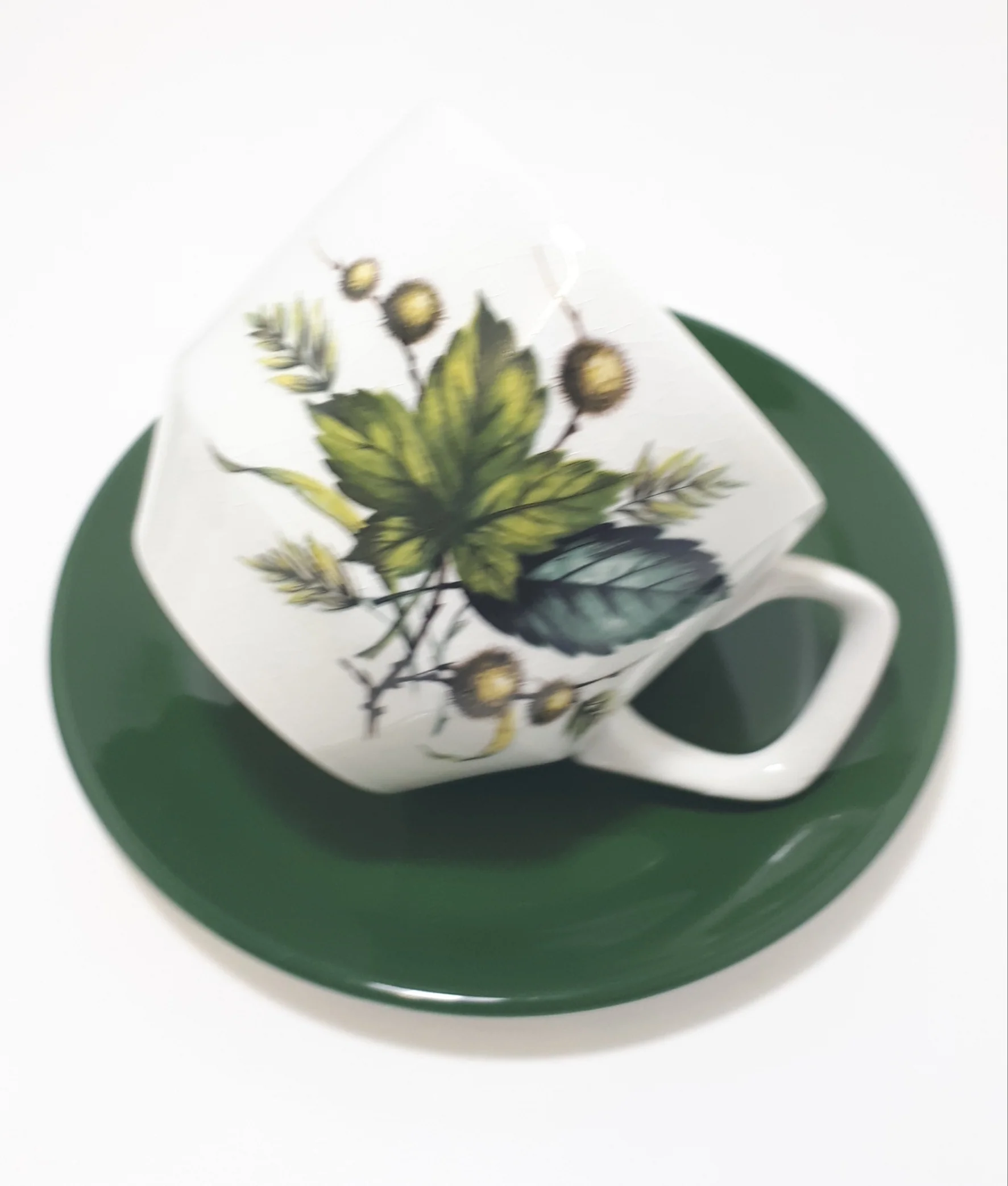 Retro & Vintage 1970’s Wood & Sons Alpine Ironstone Set Of Four Coffee Cups & Saucers – Sherwood Pattern - Image 5