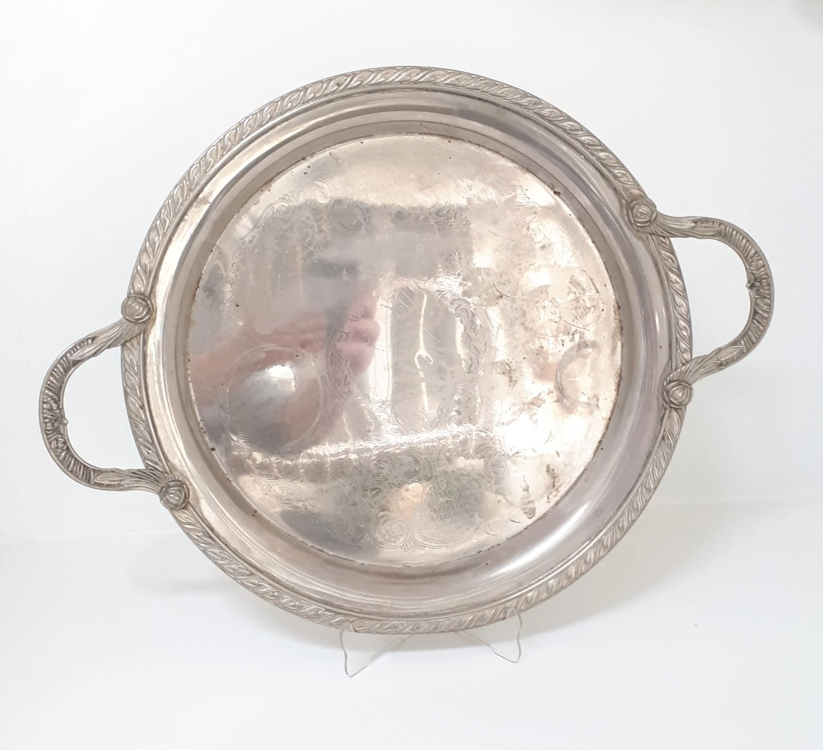 Round Silver Plated Drinks / Serving Tray With Handles – Baroque Etched Patterning
