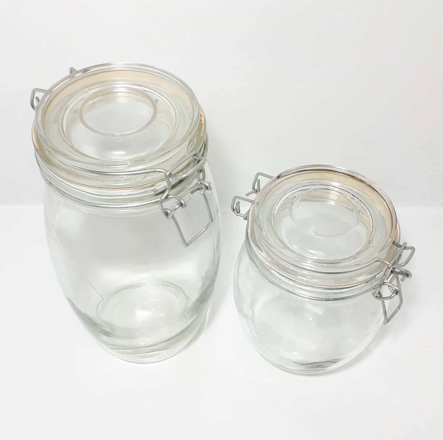 Set of 2 Glass Storage Jars With Wire Clips – Medium and Large - Image 2