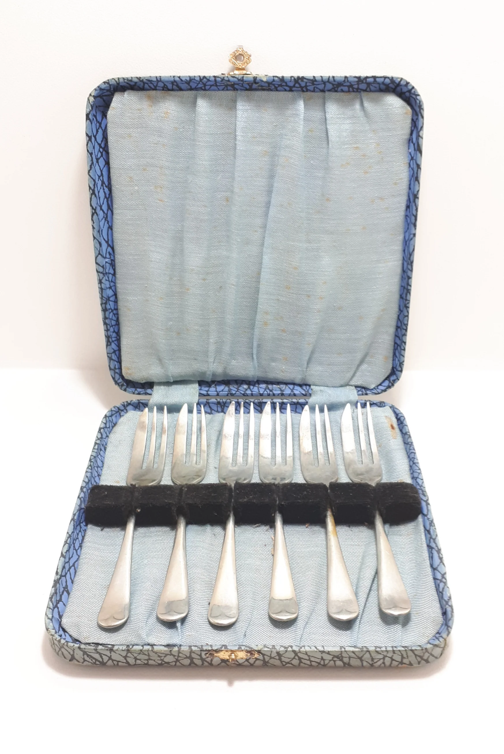 Set of 6 Silvawyte Nickel Silver Cake / Pastry Forks in Presentation Case – Old English Dovetail Handle Design