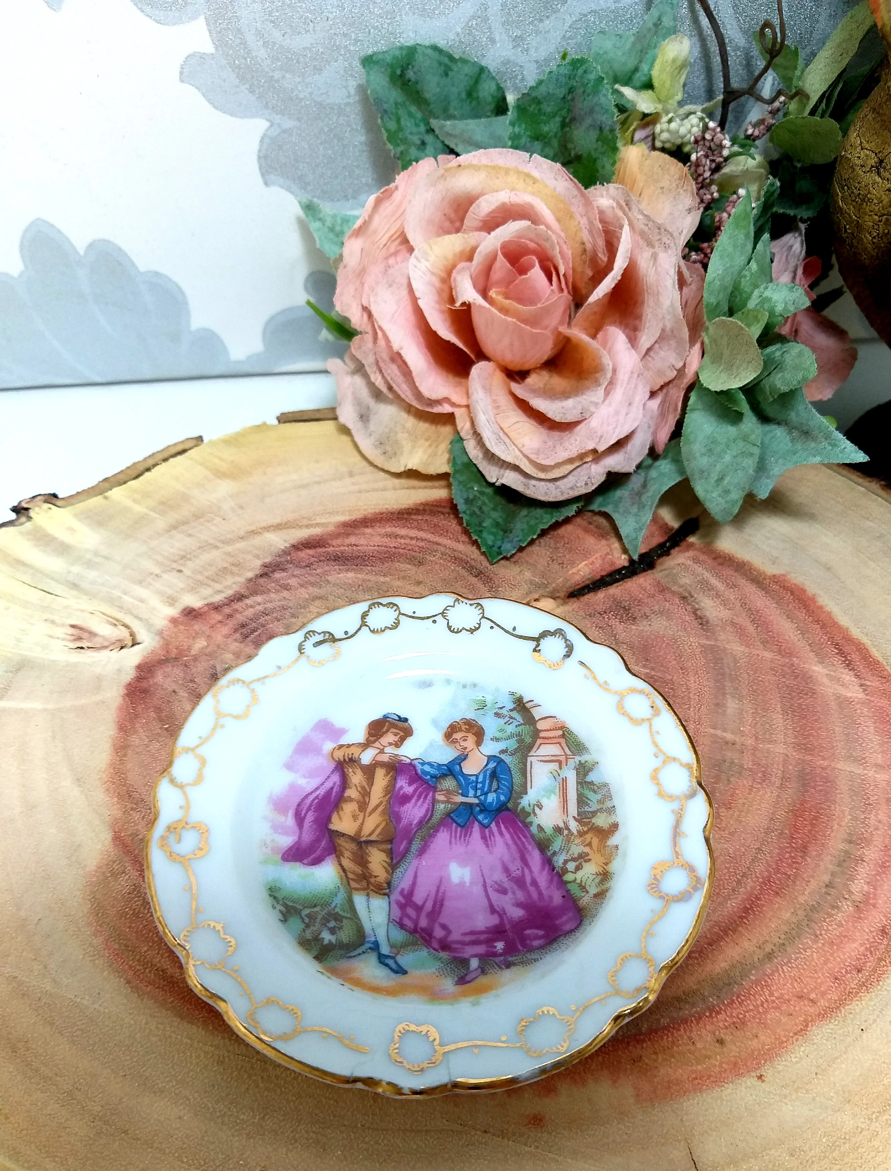 Small Collectable Pin Dish With Gold Trim And Romance Scenery - Image 3