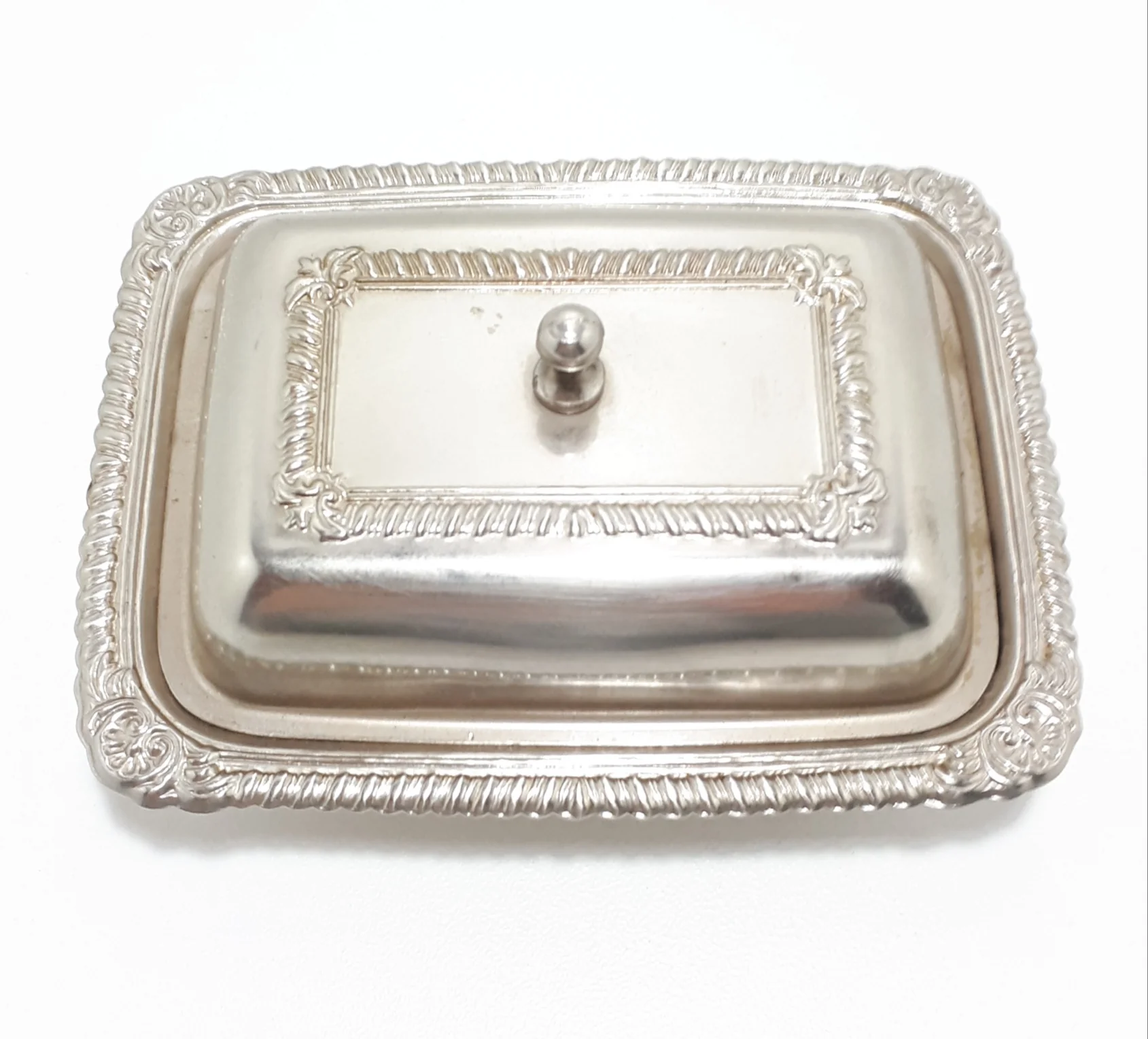 Small Silver Plated Lidded Butter Dish With Glass Liner - Image 2