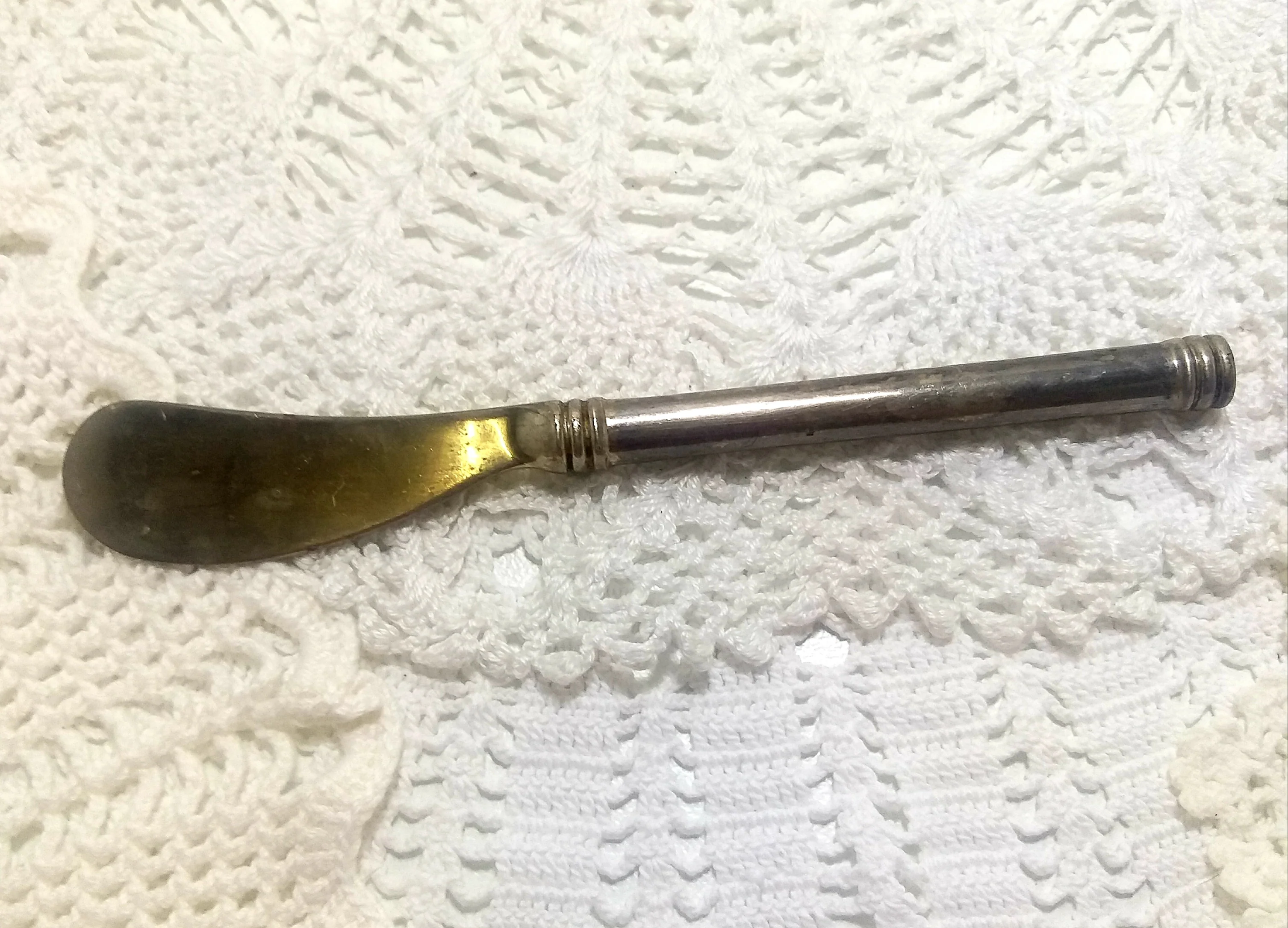 Solid Contemporary Pate Knife With Round Handle - Image 4