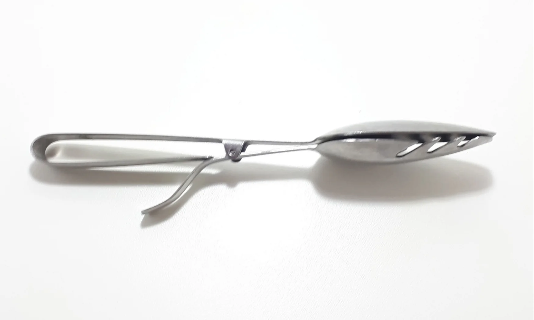 Stainless Steel Tensile Action Kitchen Tong - Image 3
