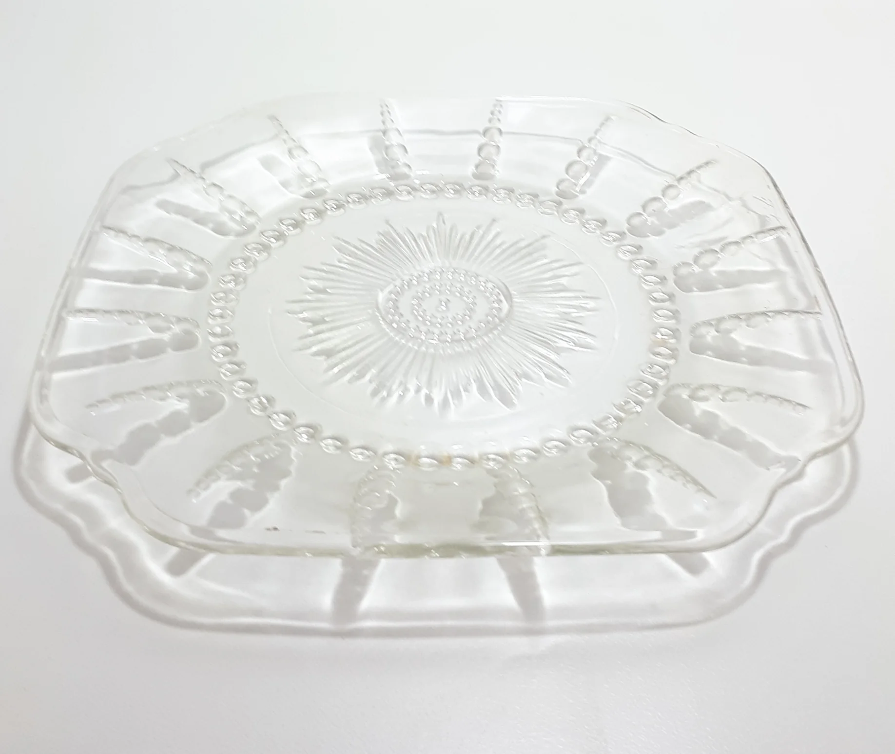 Transparent Vintage Squared Glass Biscuit Plate - Image 3