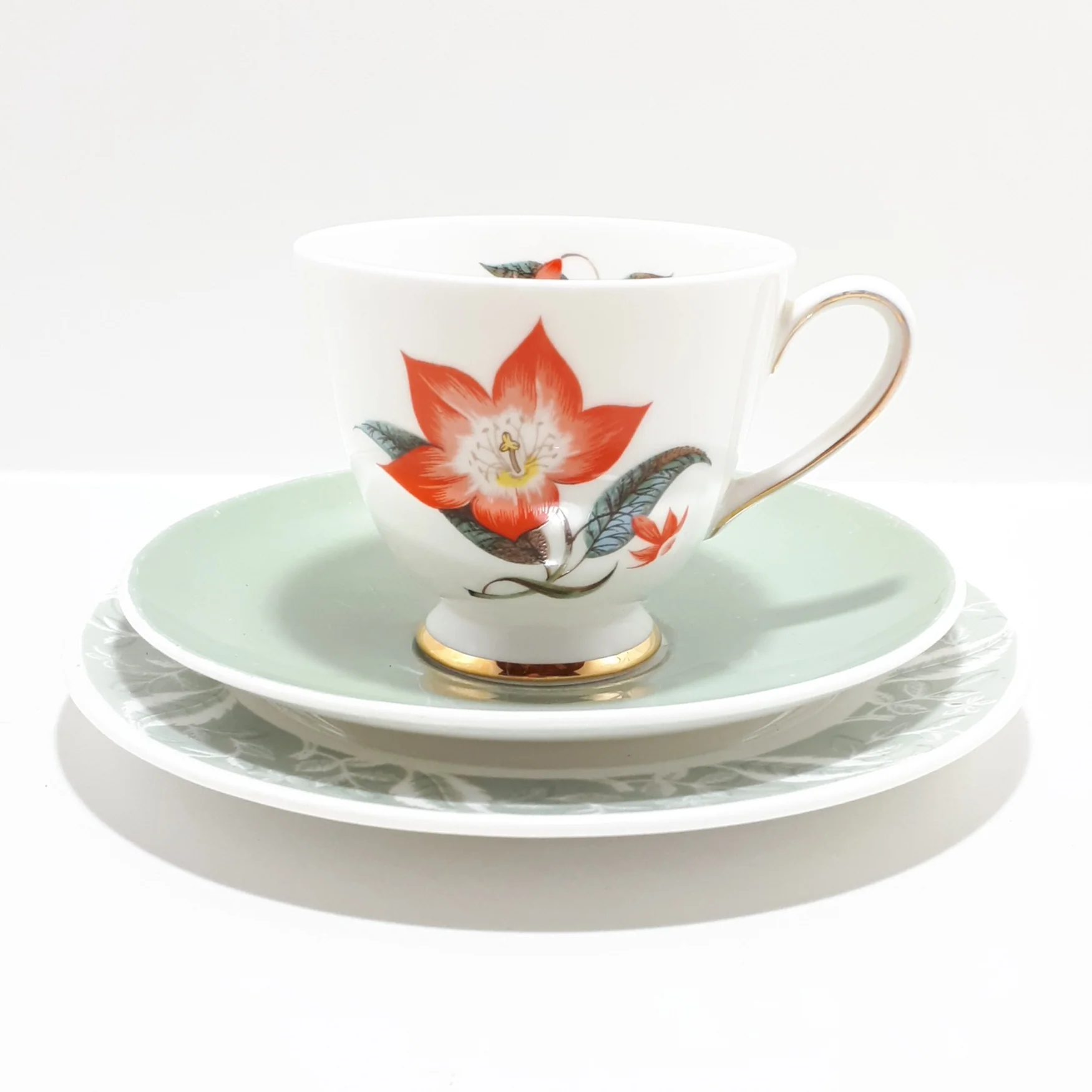 Tuscan Fine English Bone China Tea Trio - Poinsettia - Image 2