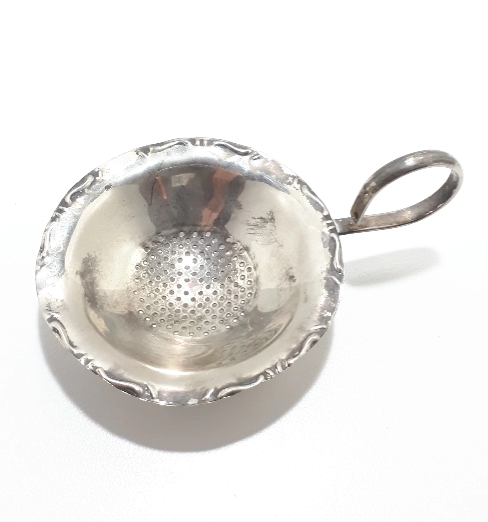 Unique Silver Plated Tea Strainer With Ball Feet & Scroll Handle - Image 2