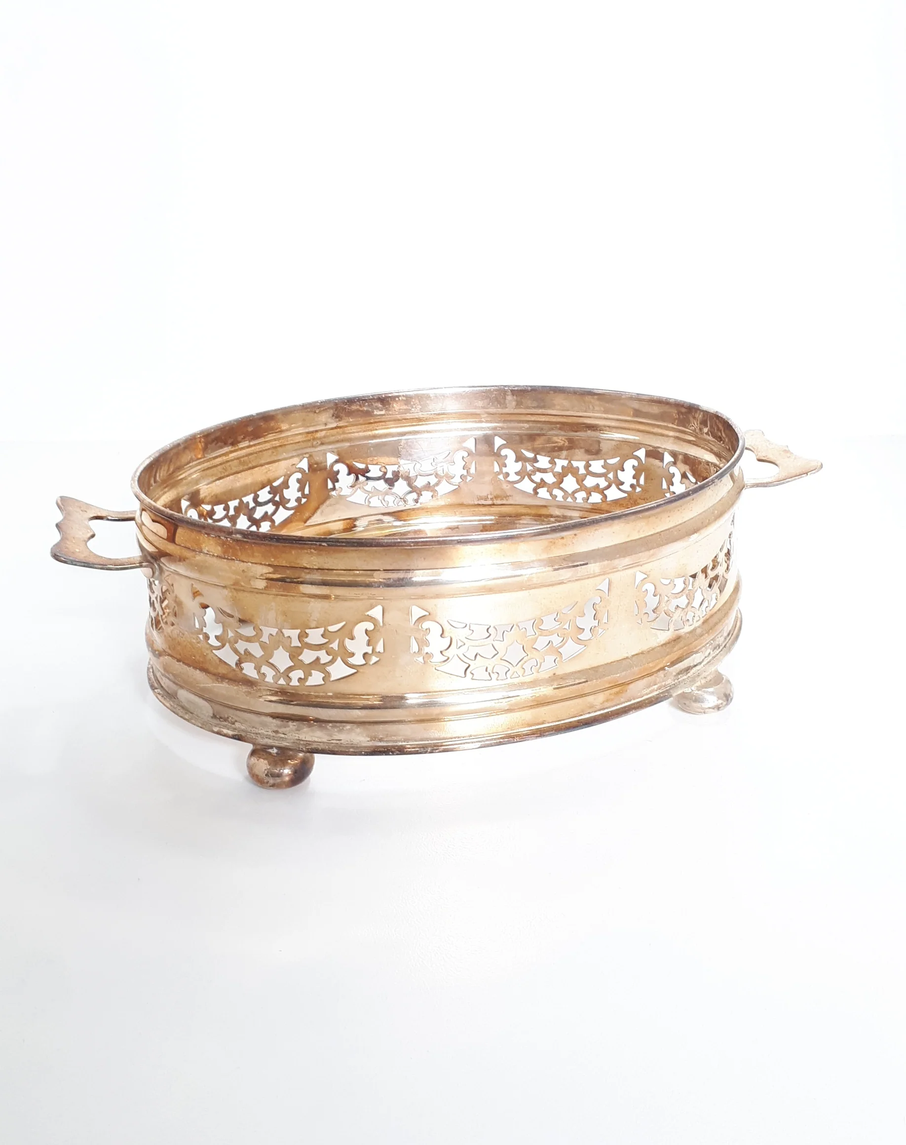 Vintage 1929 – 1947 William James Myatt & Co. (Manco Plate), Birmingham, Pierced Metal Silver Plated Oval Casserole Dish Stand - Image 2
