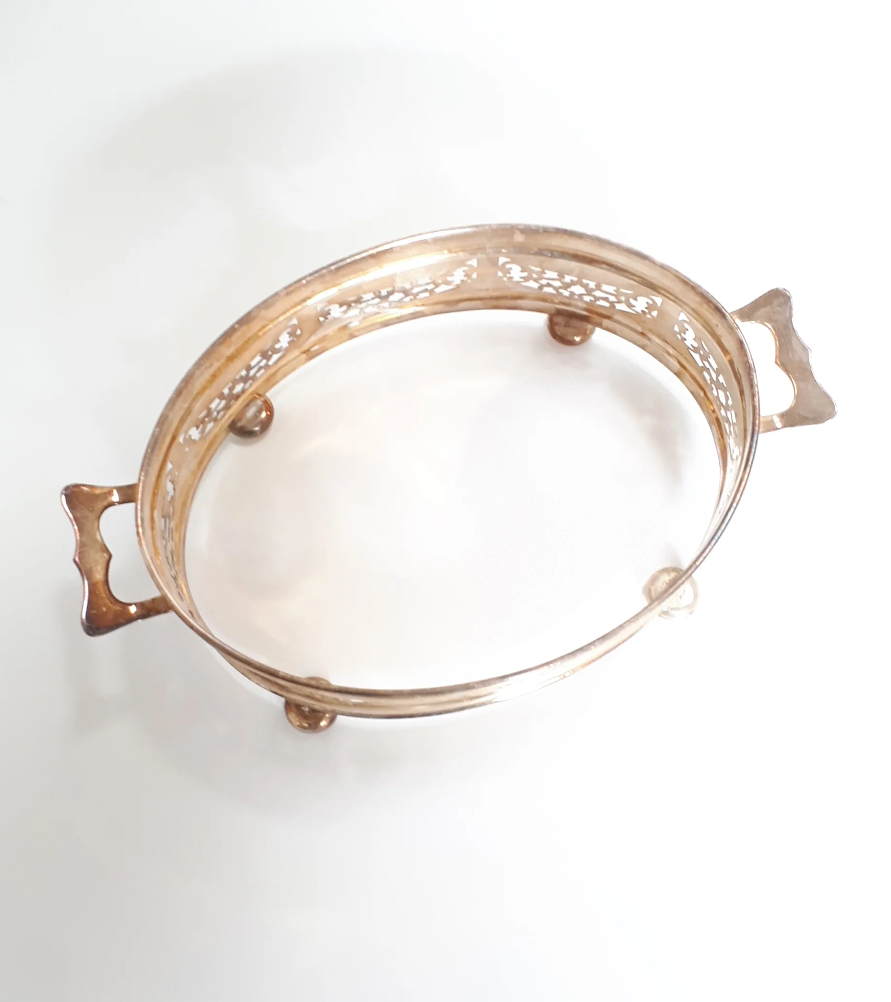 Vintage 1929 – 1947 William James Myatt & Co. (Manco Plate), Birmingham, Pierced Metal Silver Plated Oval Casserole Dish Stand - Image 3