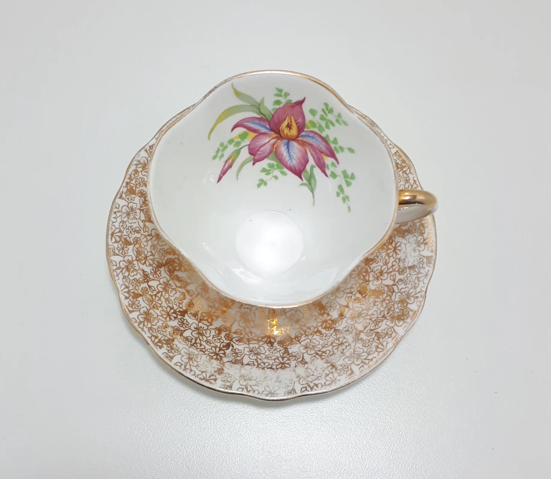 Vintage 1950’s Windsor Bone China Hammersley Fine Porcelain Gold Chintz Tea Duo - Image 5