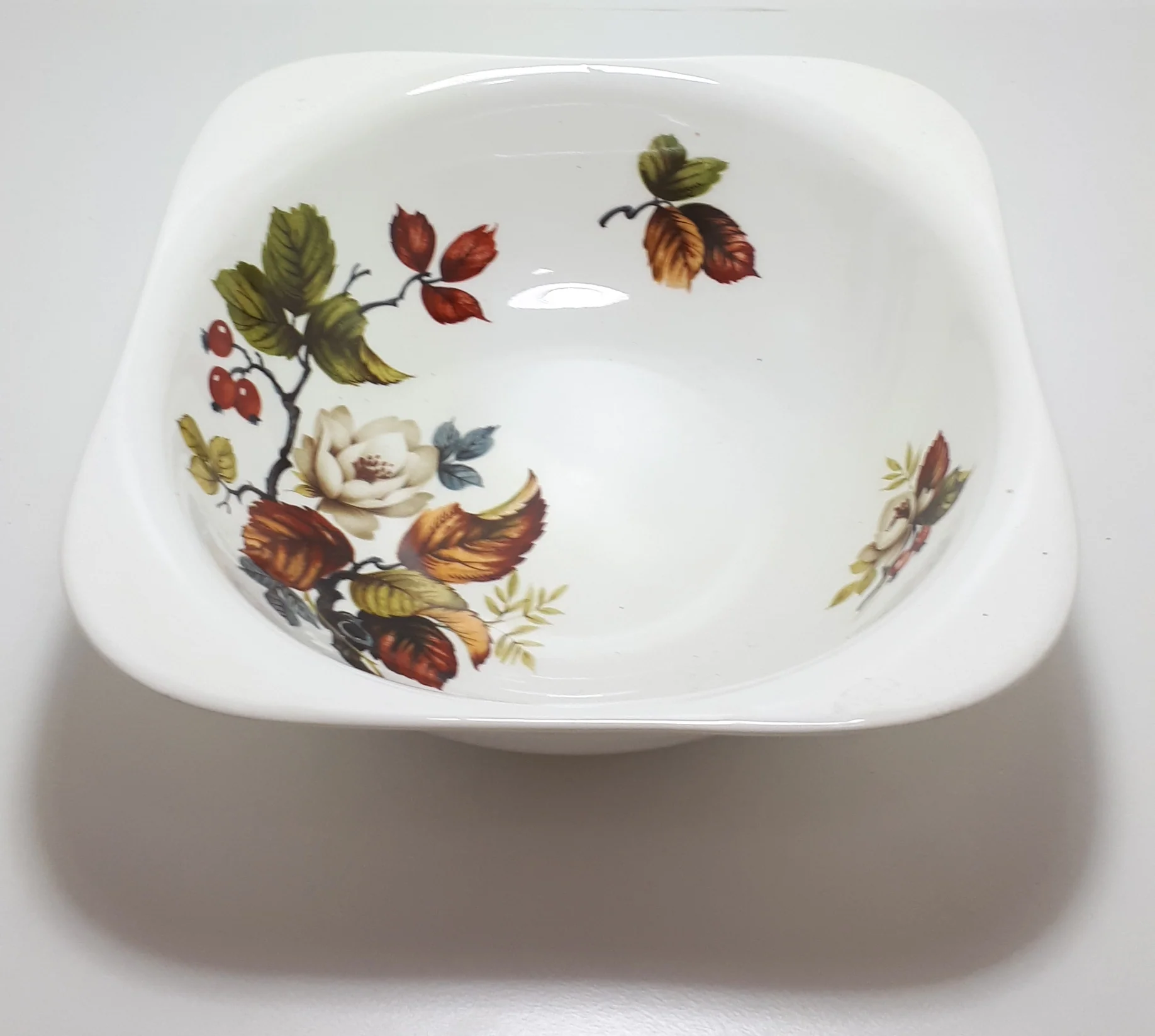Vintage 1960's Porcelain Midwinter Fashion Shape Salad Serving Bowl - Rosewood Pattern - Image 3