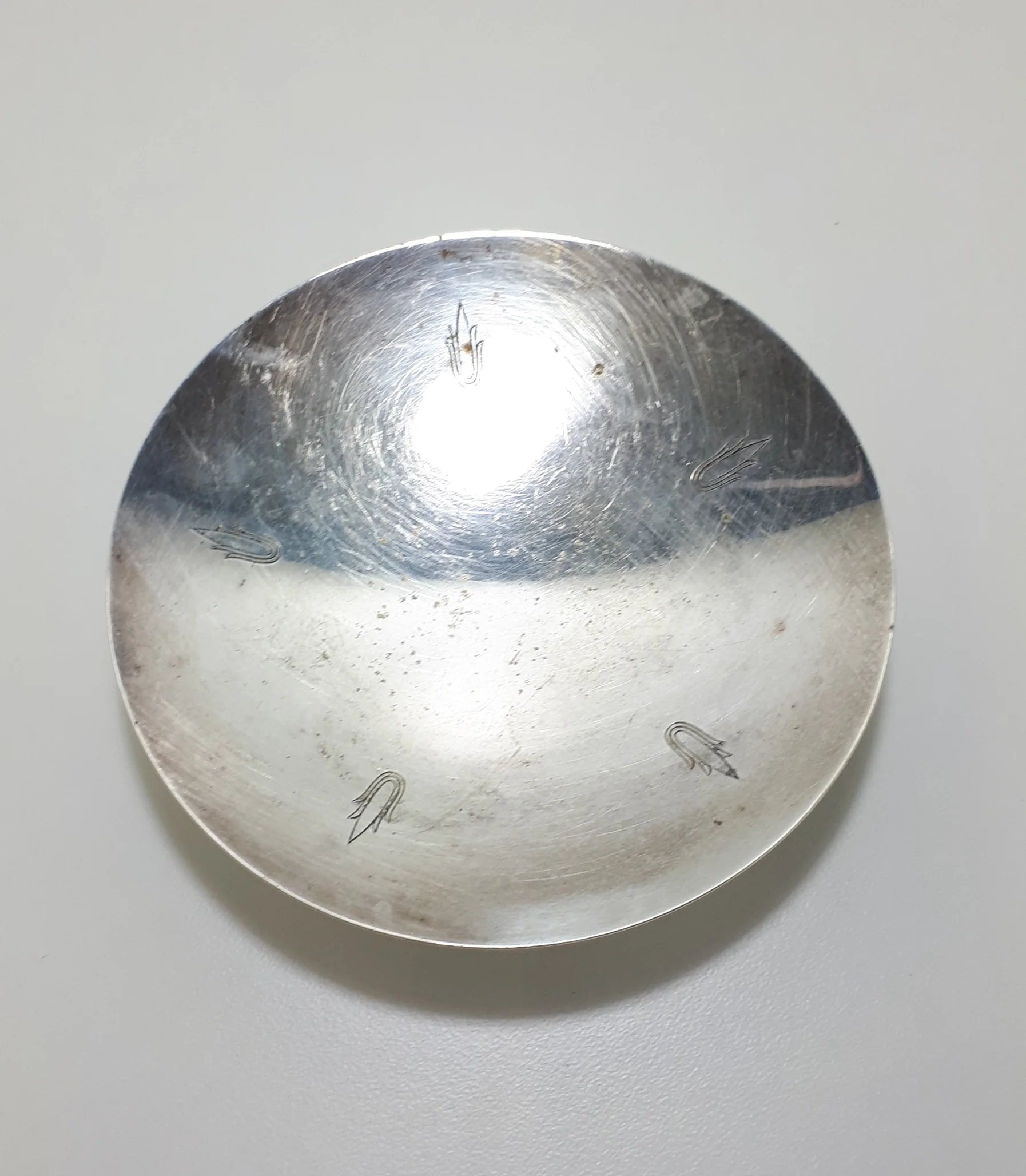 Vintage Angora Silver Plated Bowl With 3 Bakelite Pointed Feet - Image 3