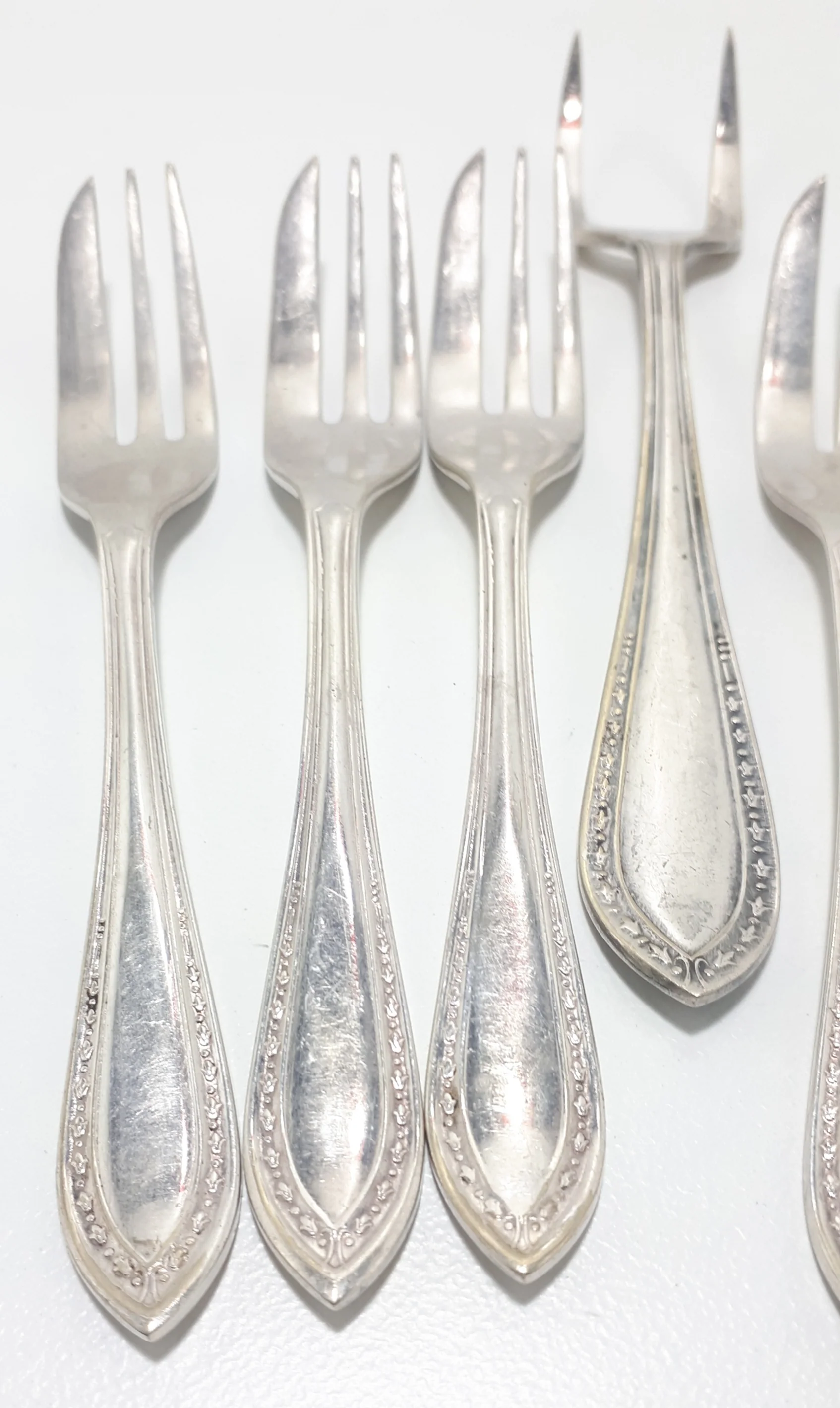 Vintage Pre 1950βs Set Of 6 Silver Plated Ell Ware, Sheffield, Cake Fork With Matching Server Fork β Countess Version Handle Design - Image 3
