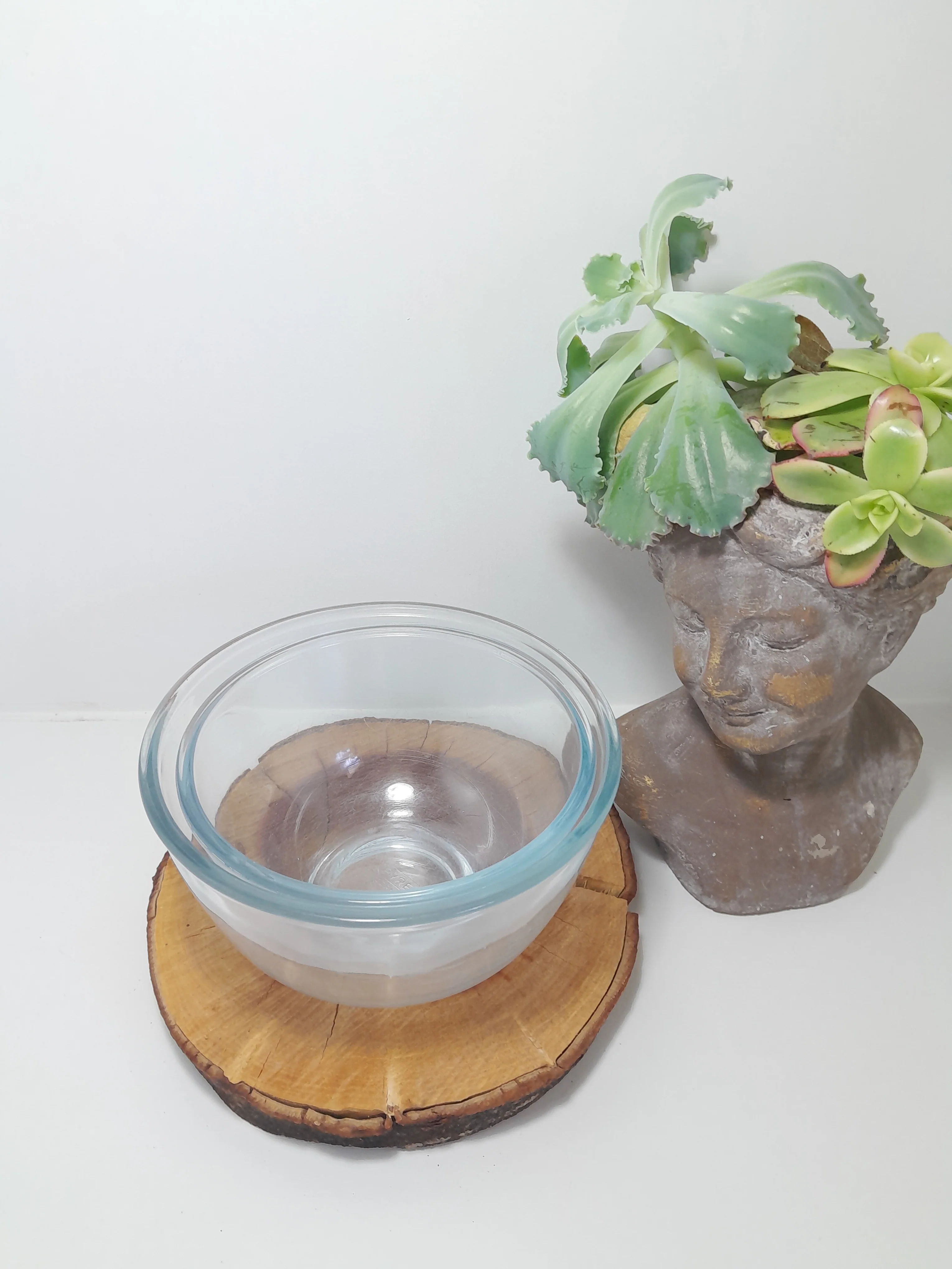 Vintage Set of 2 Graduating Pyrex Classic Range Clear Glass Mixing Bowls - Image 4
