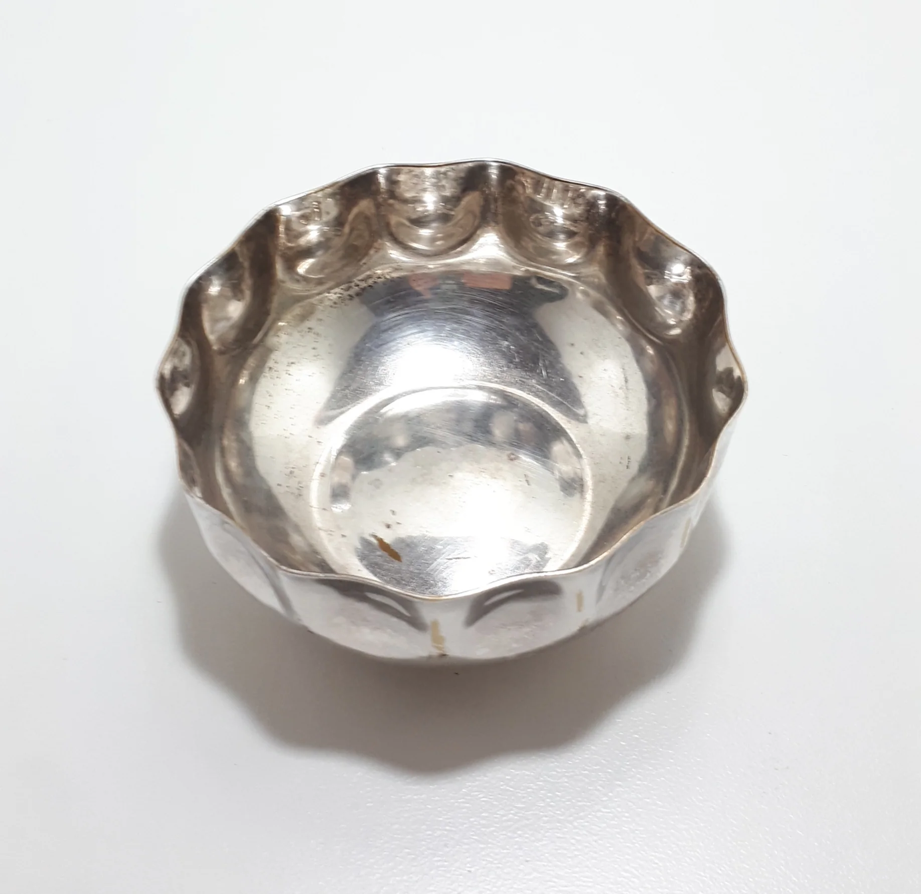 Vintage Silver Plated Bowl With Thumb Size Indents On The Side & Scalloped Rim - Image 3
