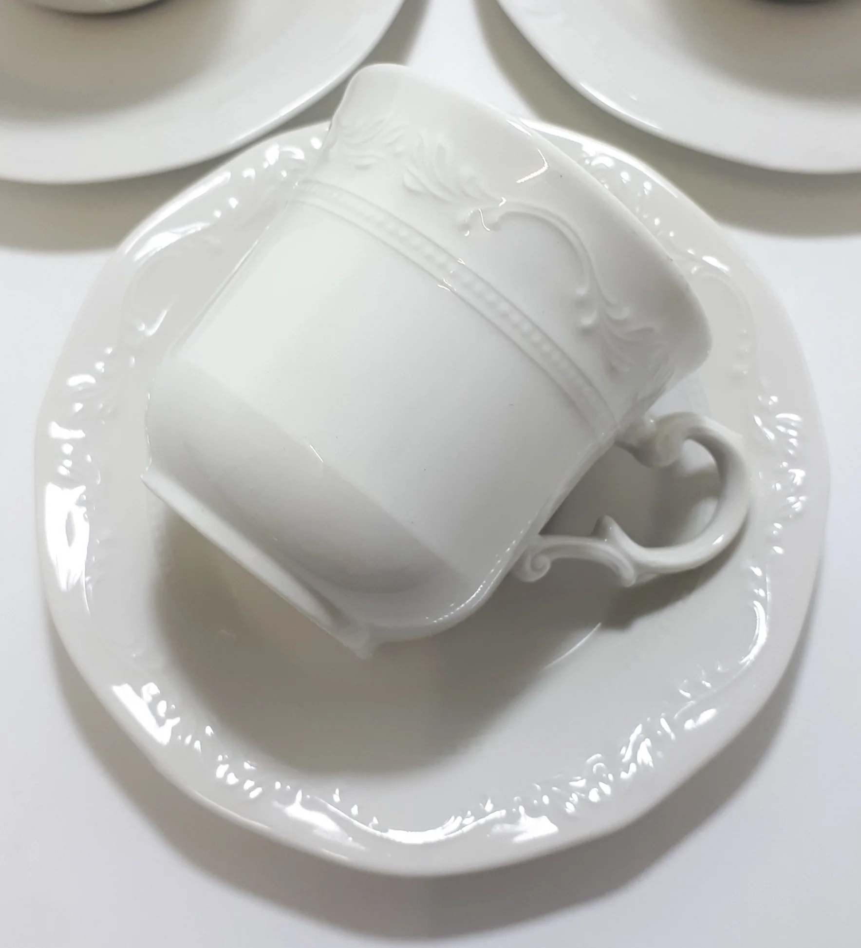 Vintage South African Set Of 6 White Huguenot Royale Cups & Saucers - Image 7