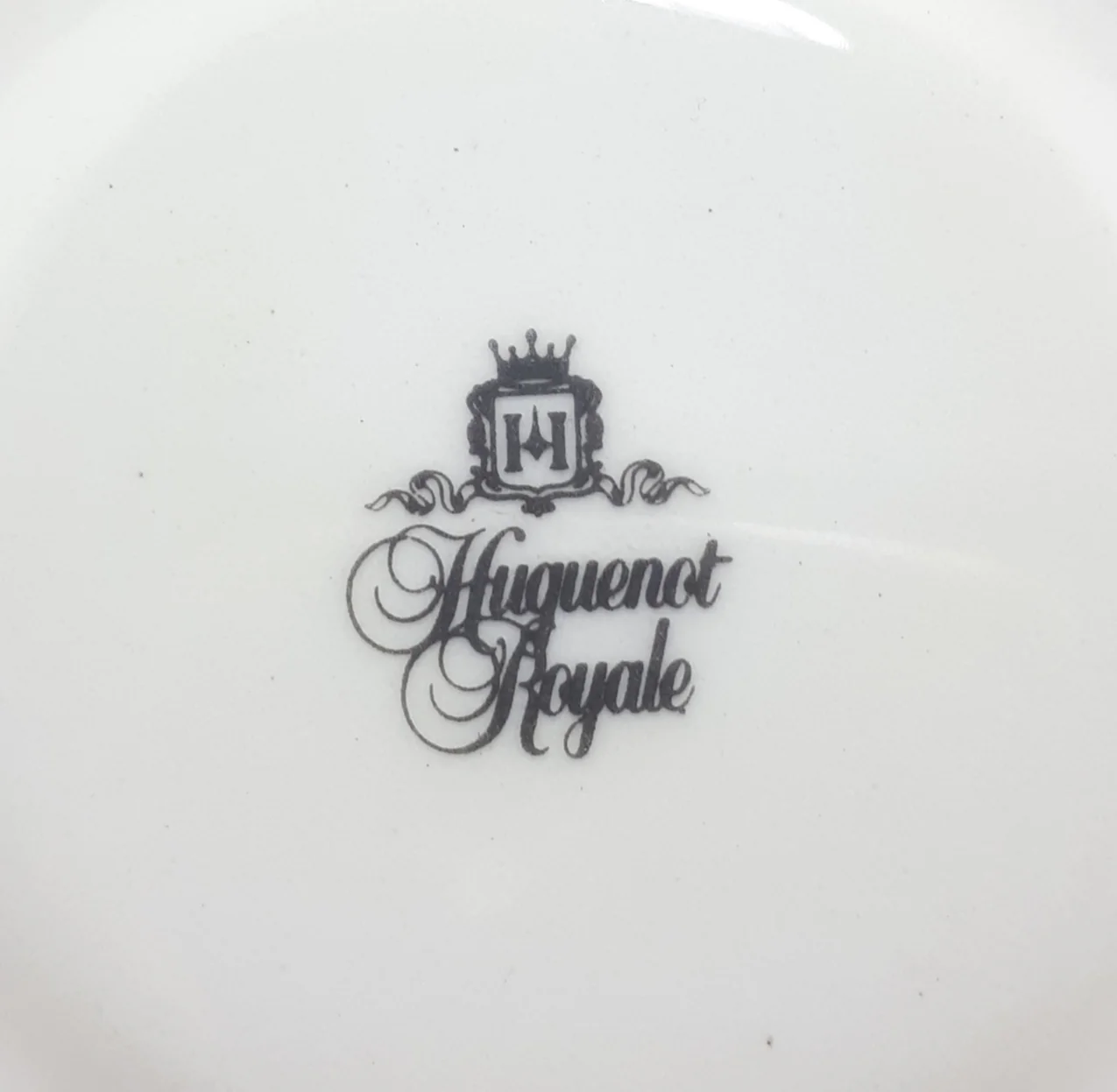 Vintage South African Set Of 6 White Huguenot Royale Cups & Saucers - Image 8