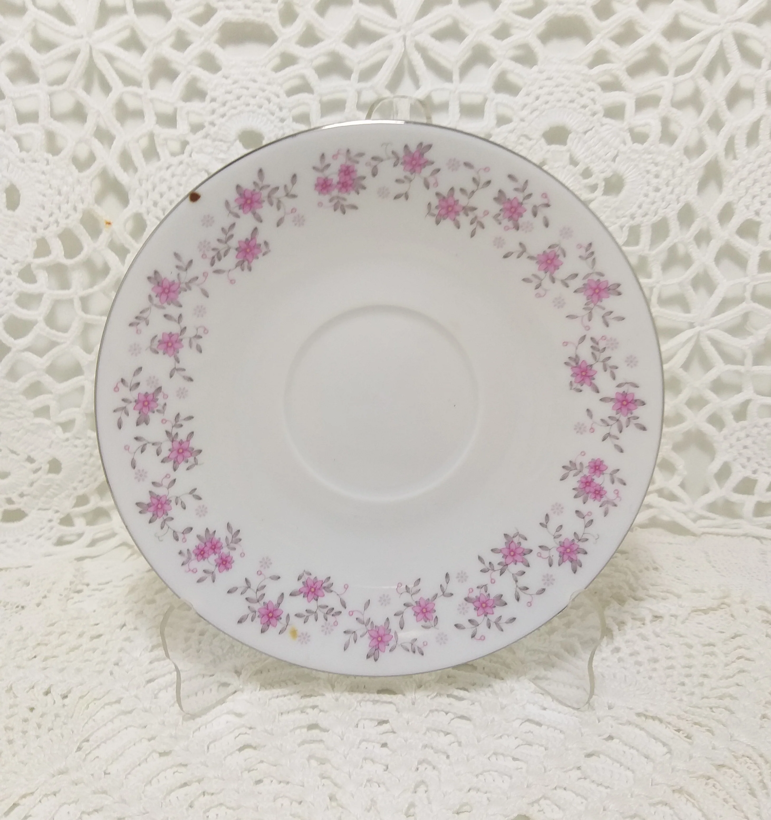 Vintage Zhongguo Zhi Zao Chinese Fine Porcelain Saucer