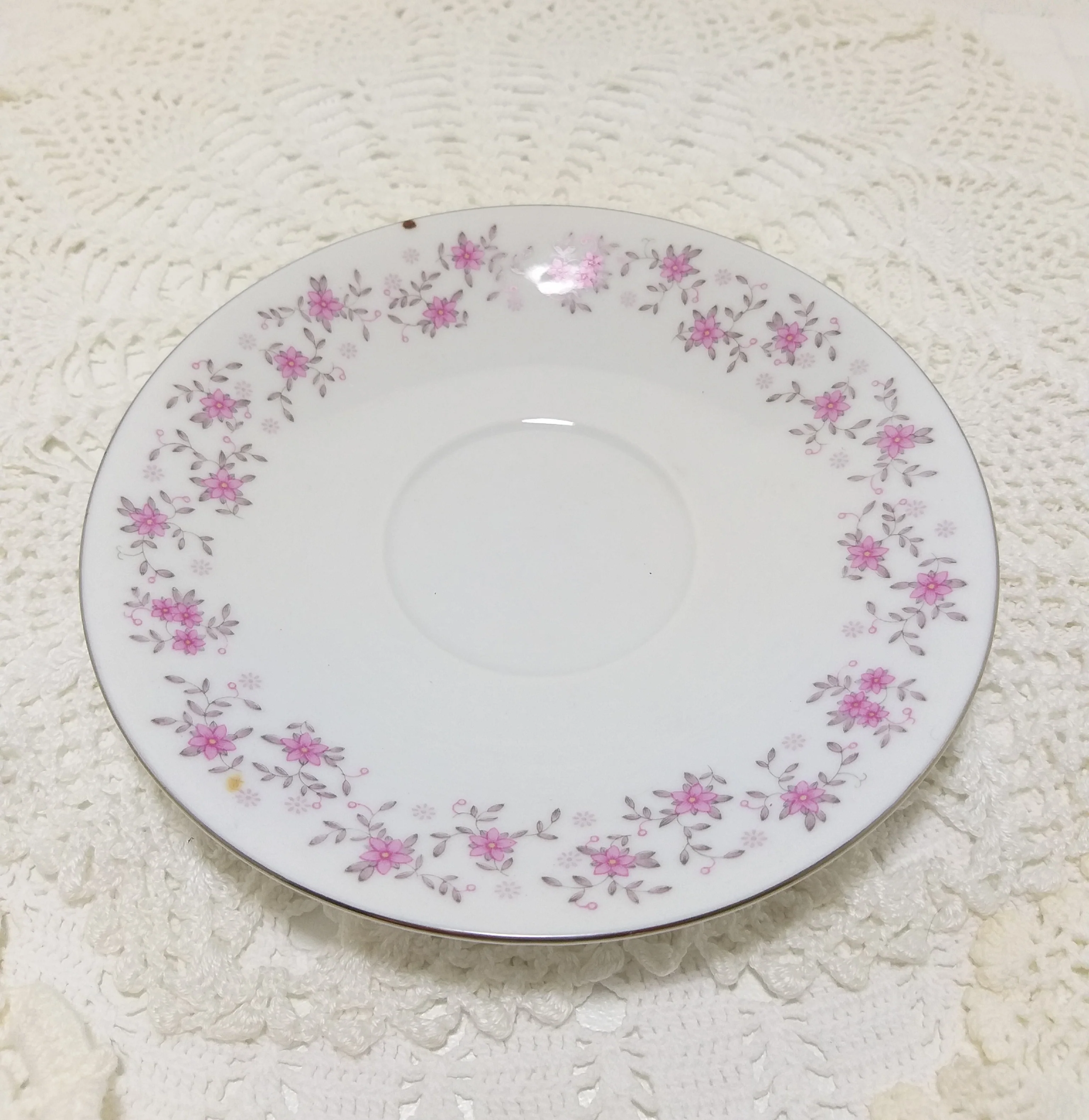 Vintage Zhongguo Zhi Zao Chinese Fine Porcelain Saucer - Image 3